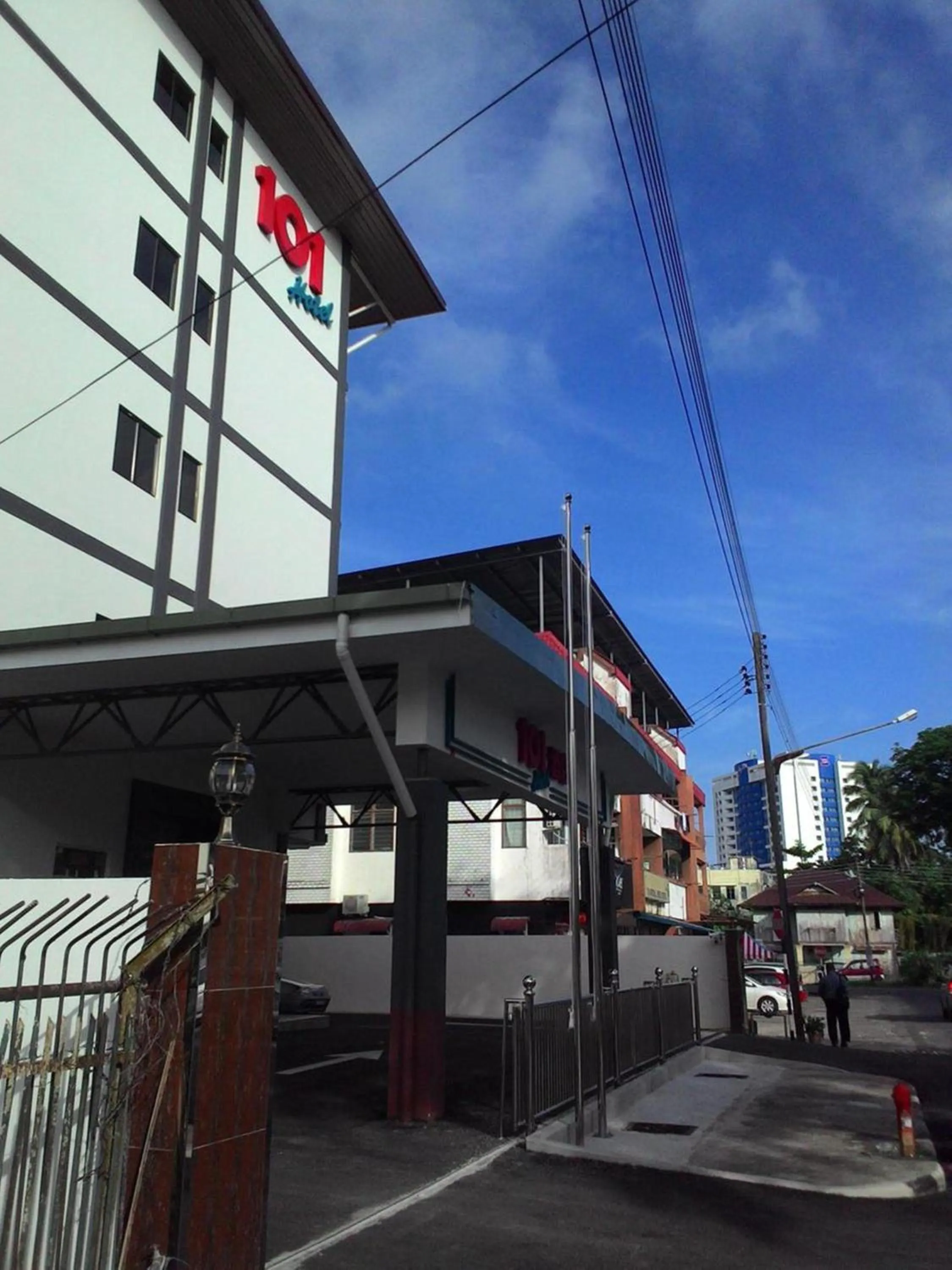 Facade/entrance in 101 Hotel