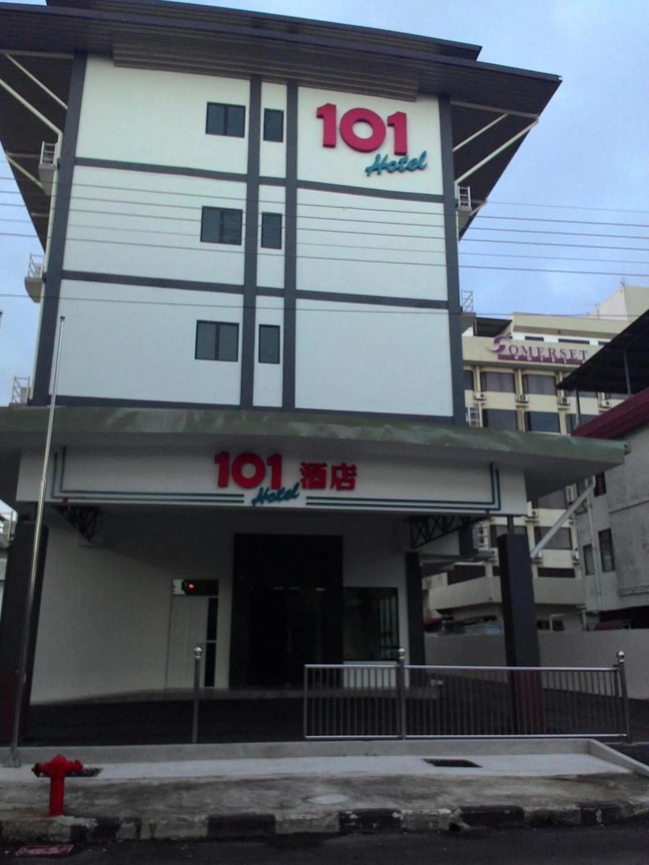 Facade/entrance in 101 Hotel