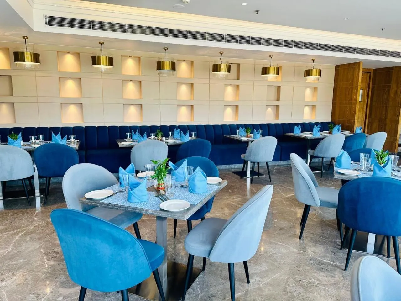 Restaurant/places to eat in Best Western Swaran Amritsar