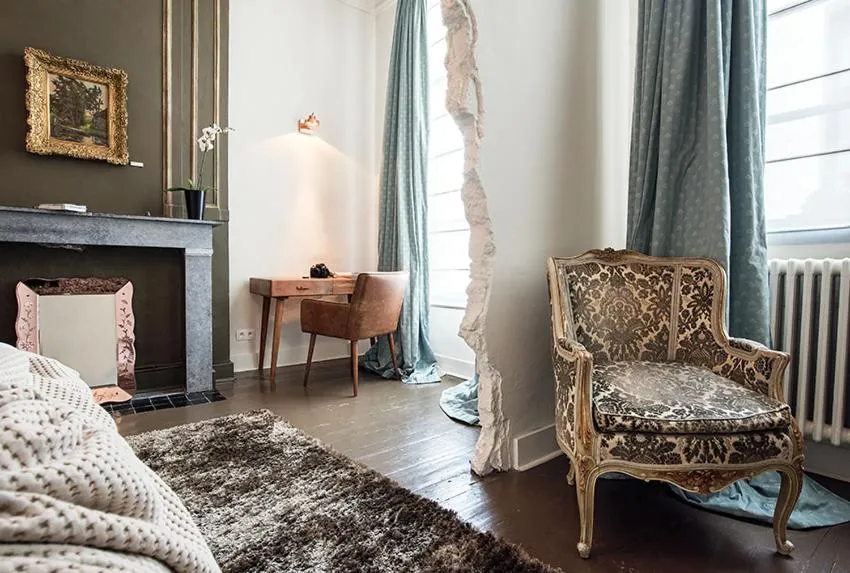 Seating area in Ganda Rooms & Suites