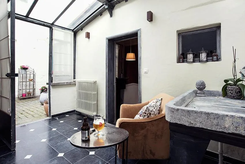 Seating area in Ganda Rooms & Suites