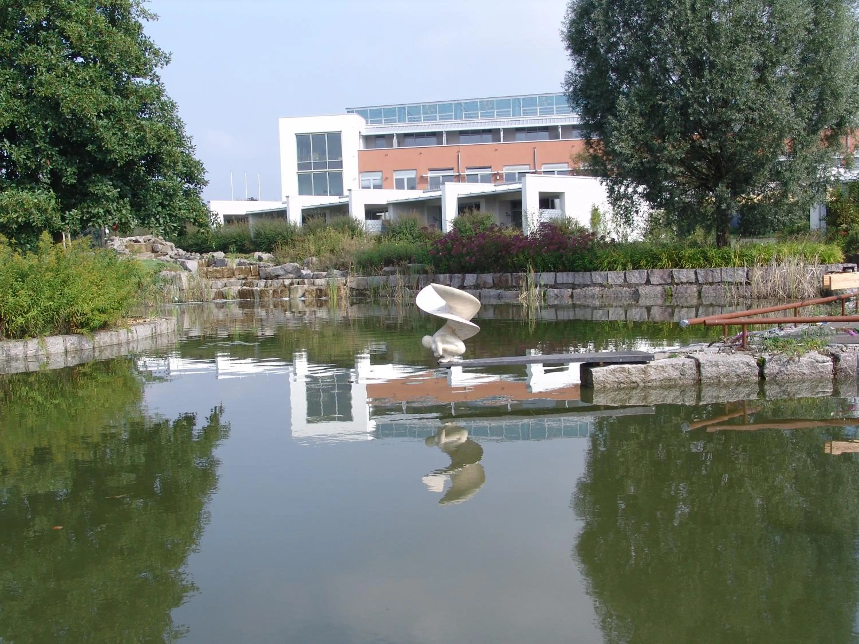 Property building, Swimming Pool in Seminarhotel in der Manfred-Sauer-Stiftung