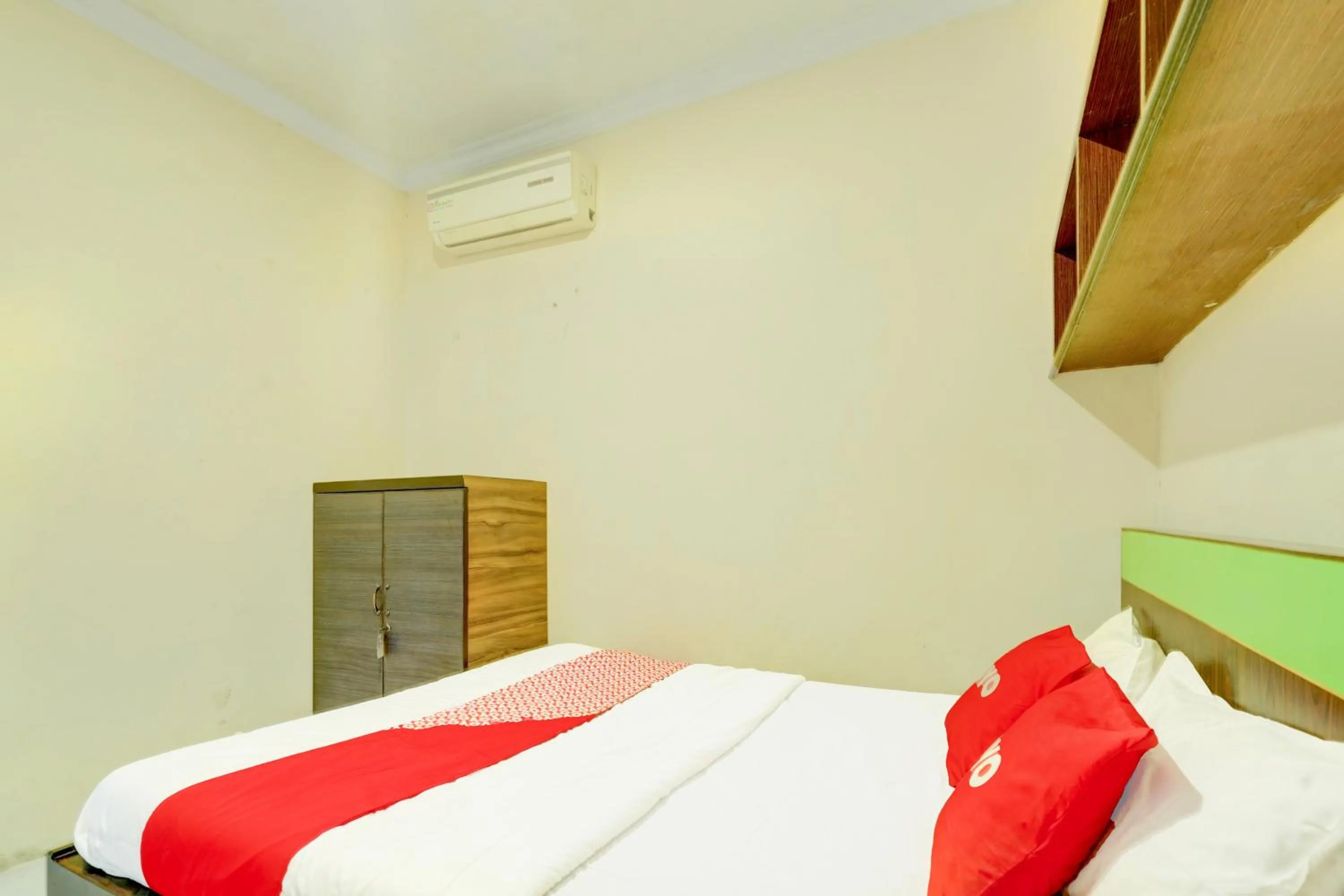 Photo of the whole room, Bed in Hotel O Slawi Near Alun- Alu Slawi Formerly Boarding Inn