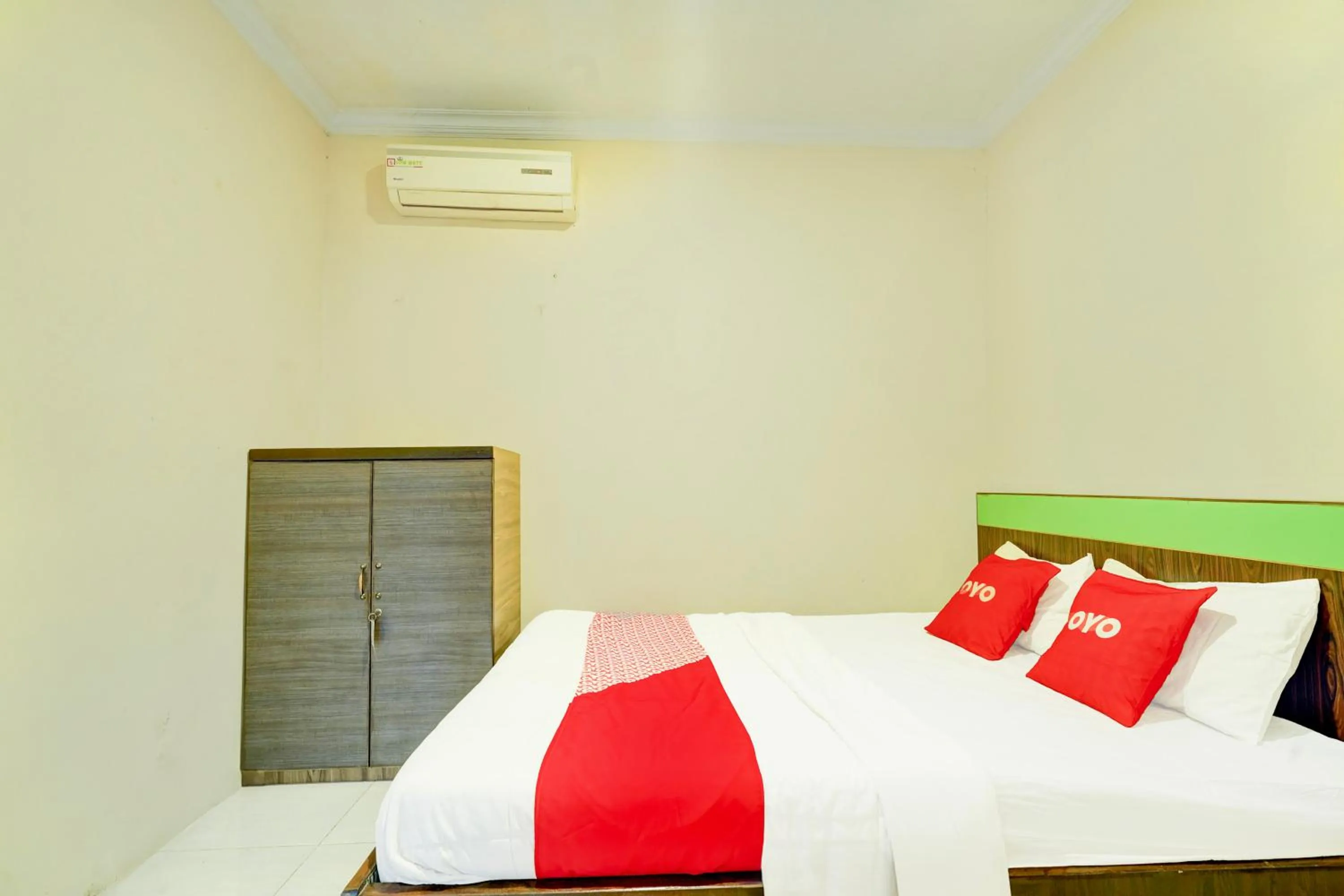 Photo of the whole room, Bed in Hotel O Slawi Near Alun- Alu Slawi Formerly Boarding Inn