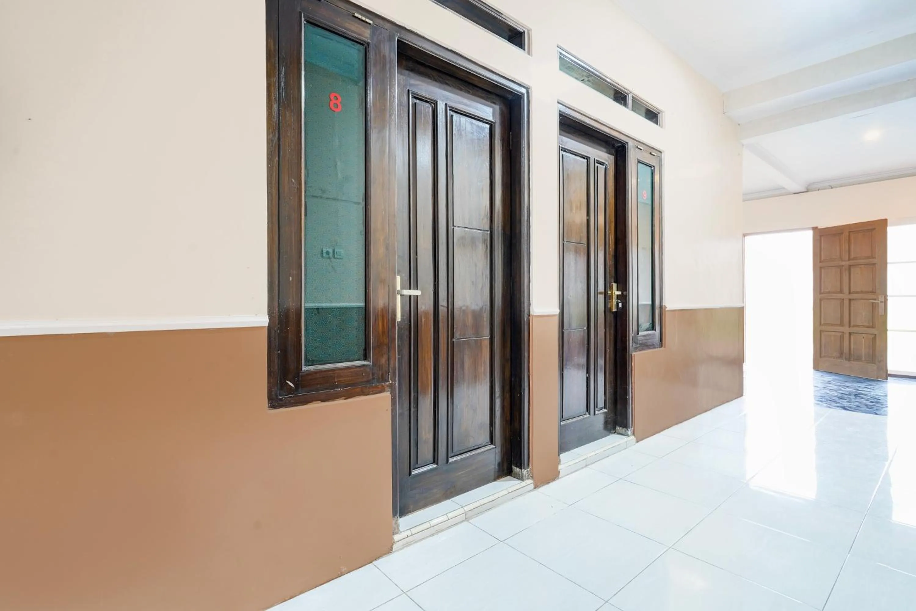 Lobby or reception in Hotel O Slawi Near Alun- Alu Slawi Formerly Boarding Inn