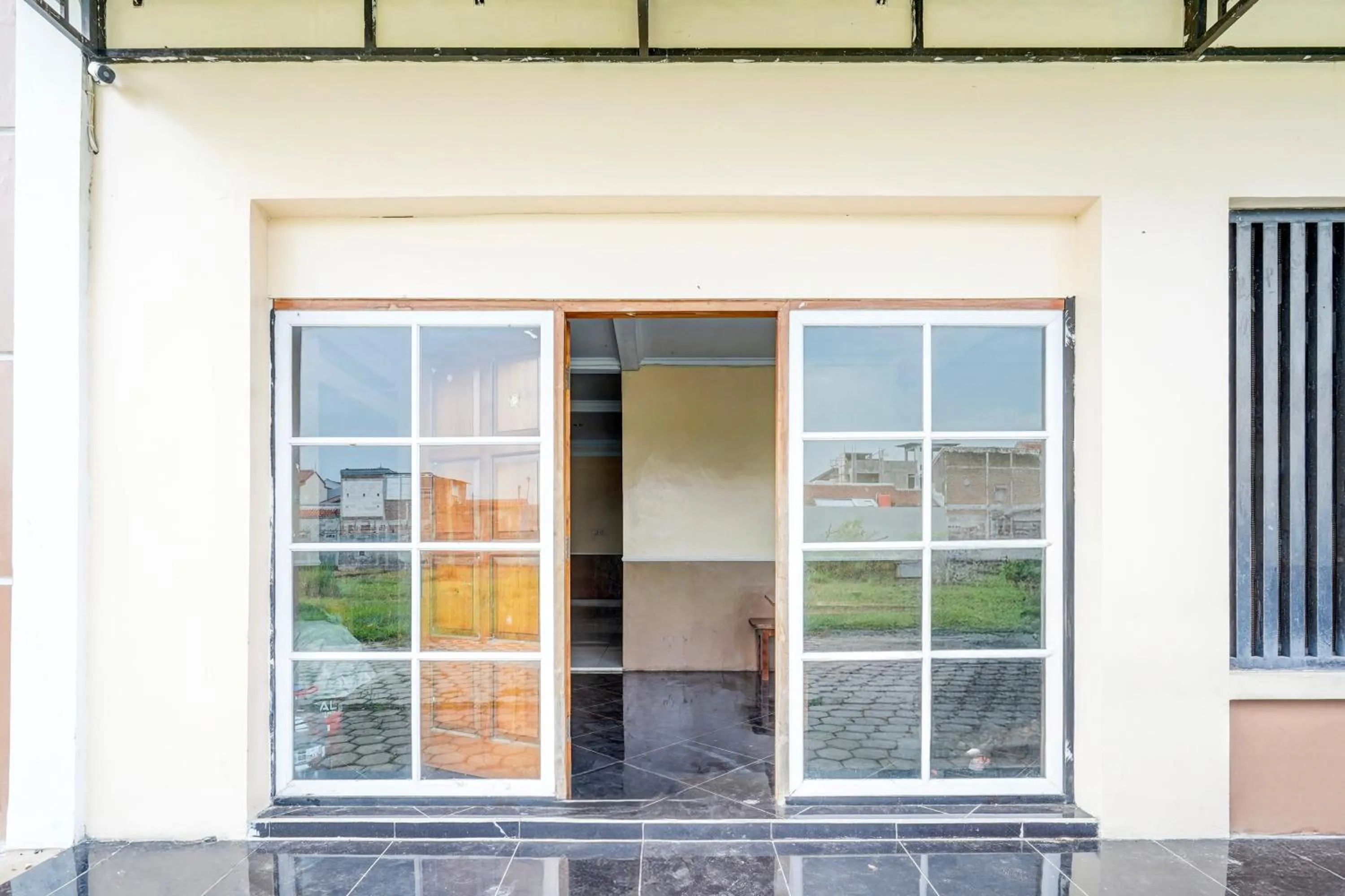 Property building in Hotel O Slawi Near Alun- Alu Slawi Formerly Boarding Inn