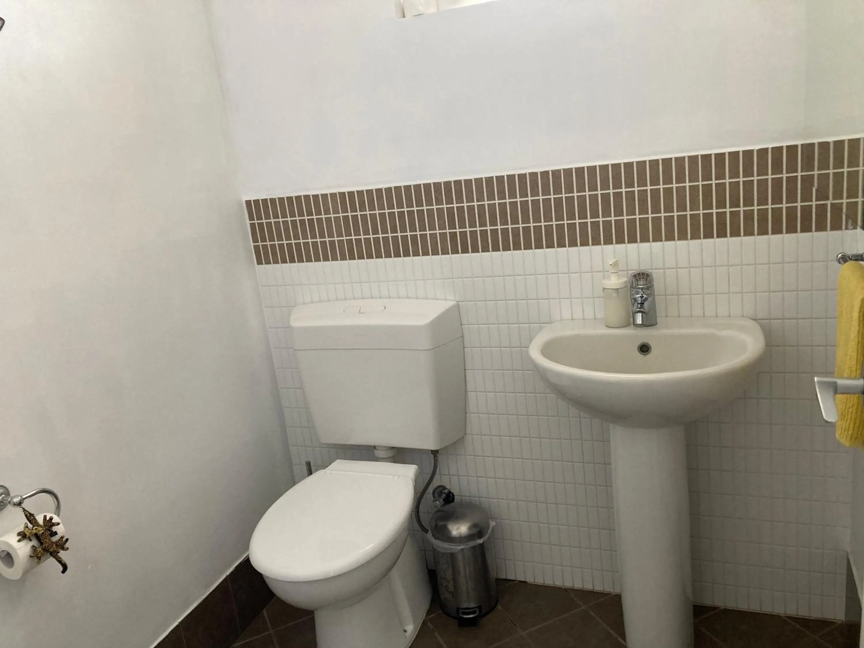 Toilet in Gecko Lodge Kalbarri