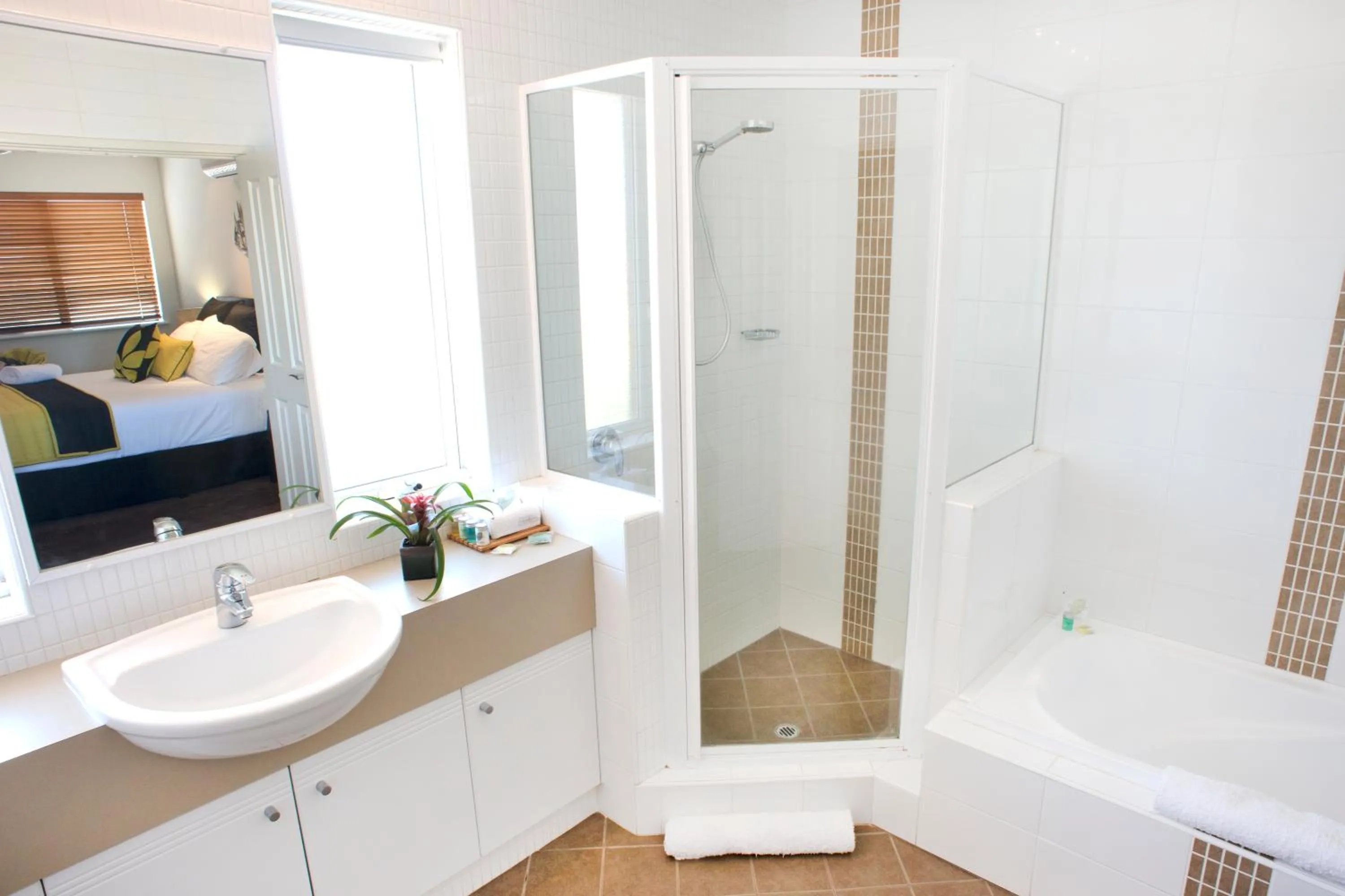 Shower in Gecko Lodge Kalbarri