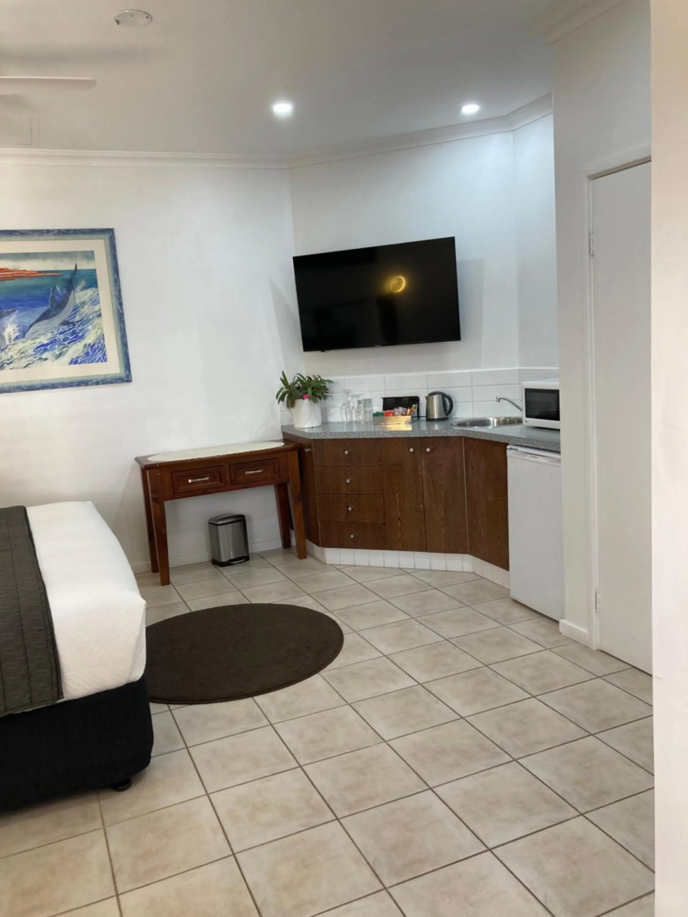 Kitchen or kitchenette in Gecko Lodge Kalbarri