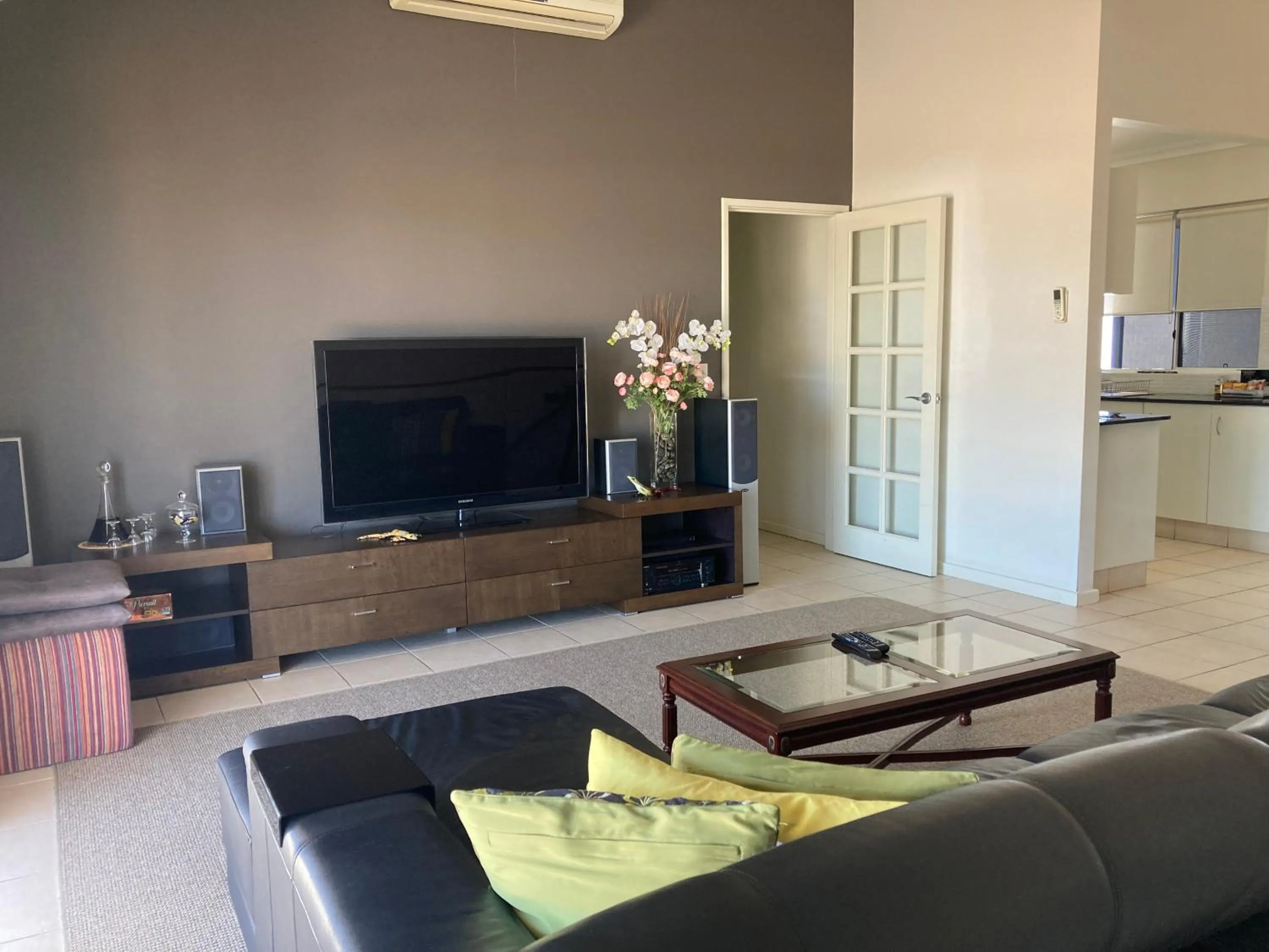 Living room in Gecko Lodge Kalbarri