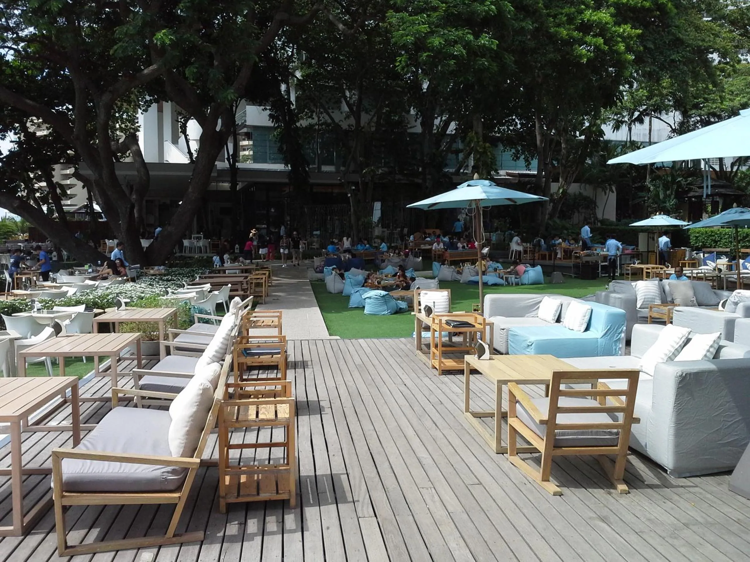 Restaurant/places to eat in Cosy Beach View Apartments