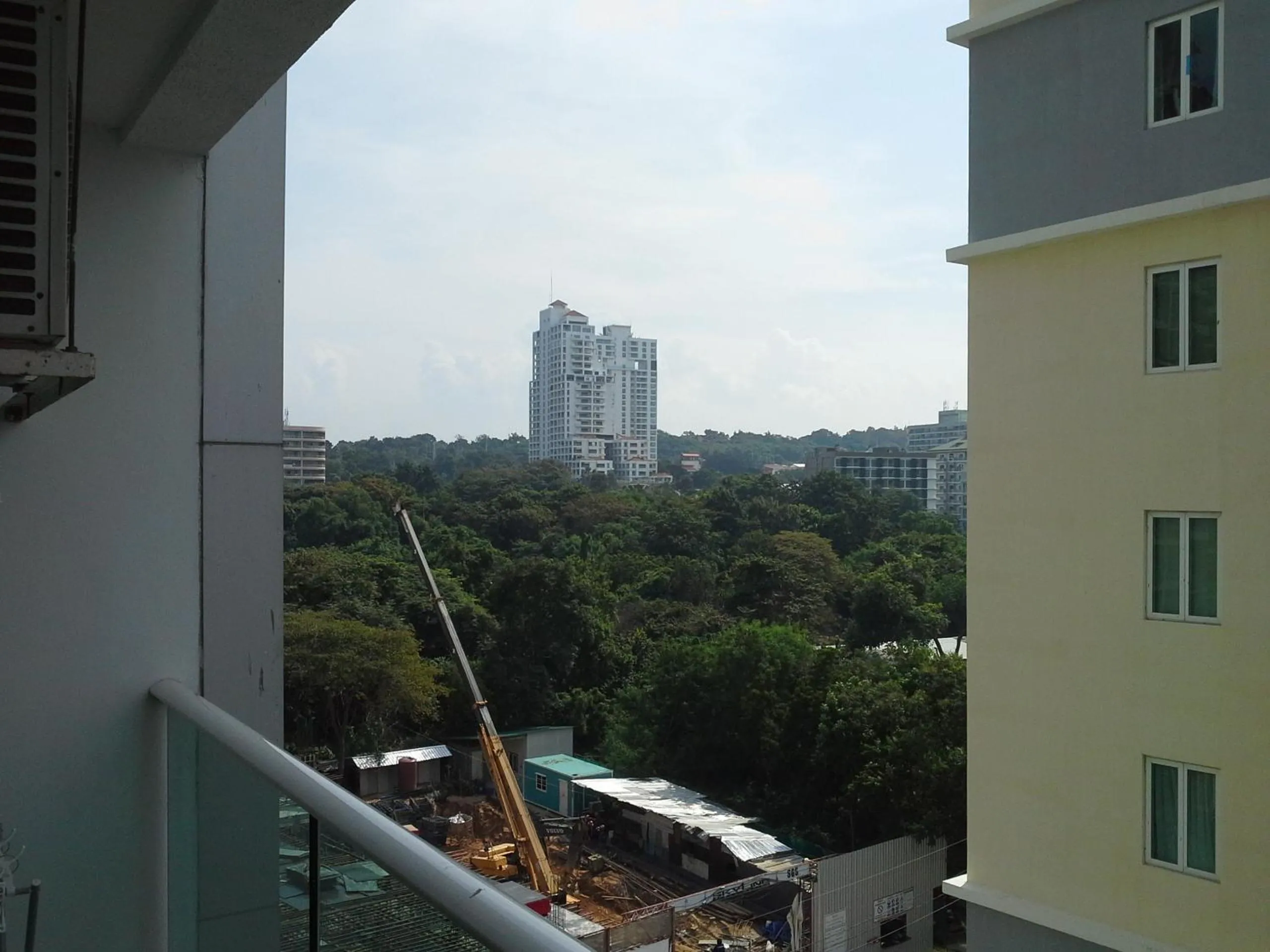 Mountain view in Cosy Beach View Apartments