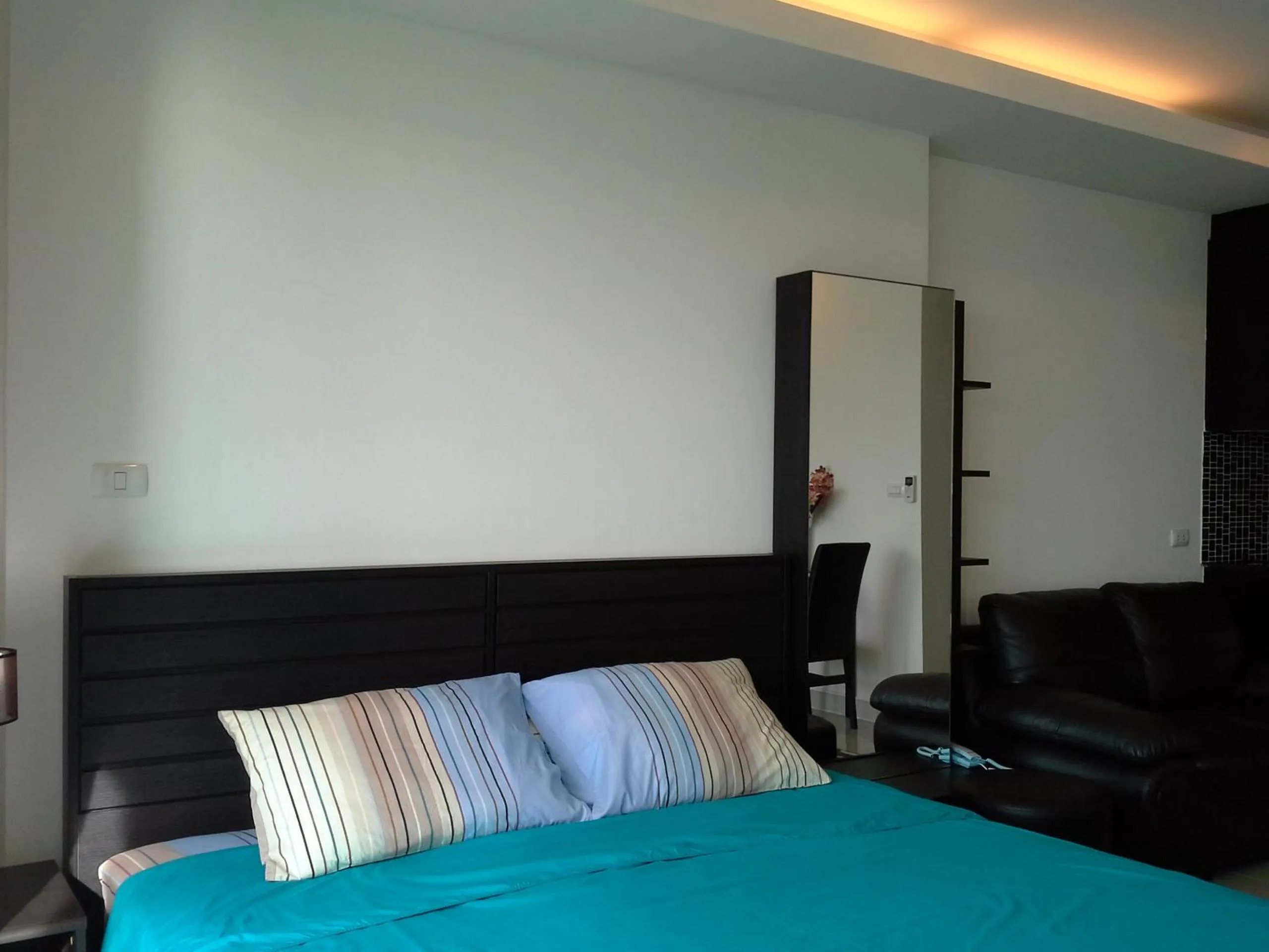 Bed in Cosy Beach View Apartments