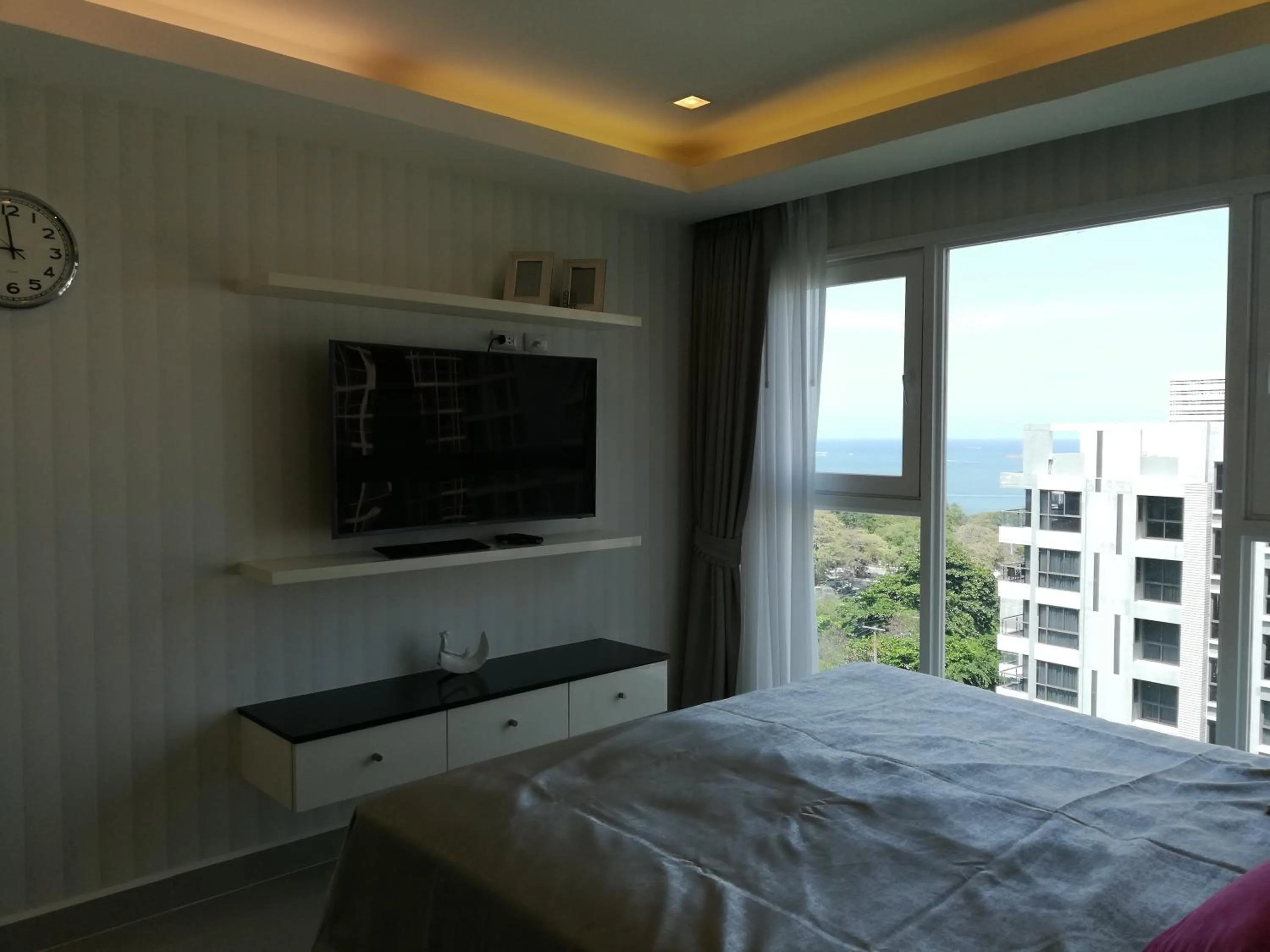 Bedroom, Bed in Cosy Beach View Apartments