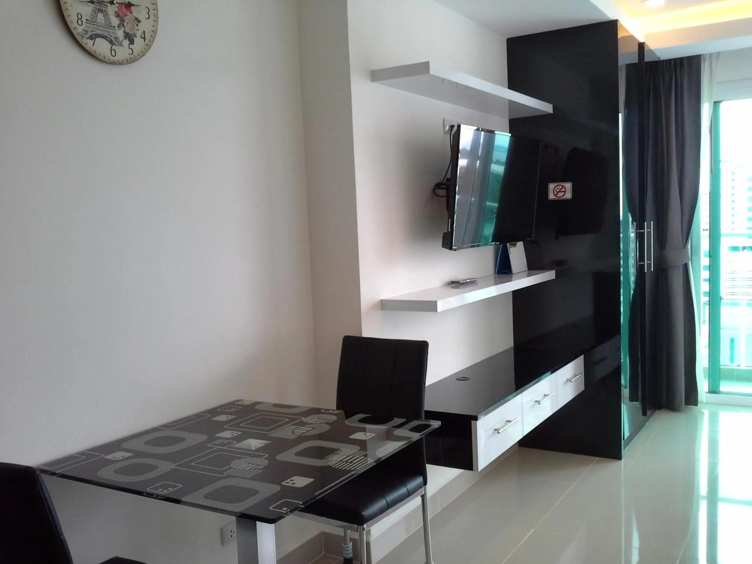 TV and multimedia in Cosy Beach View Apartments