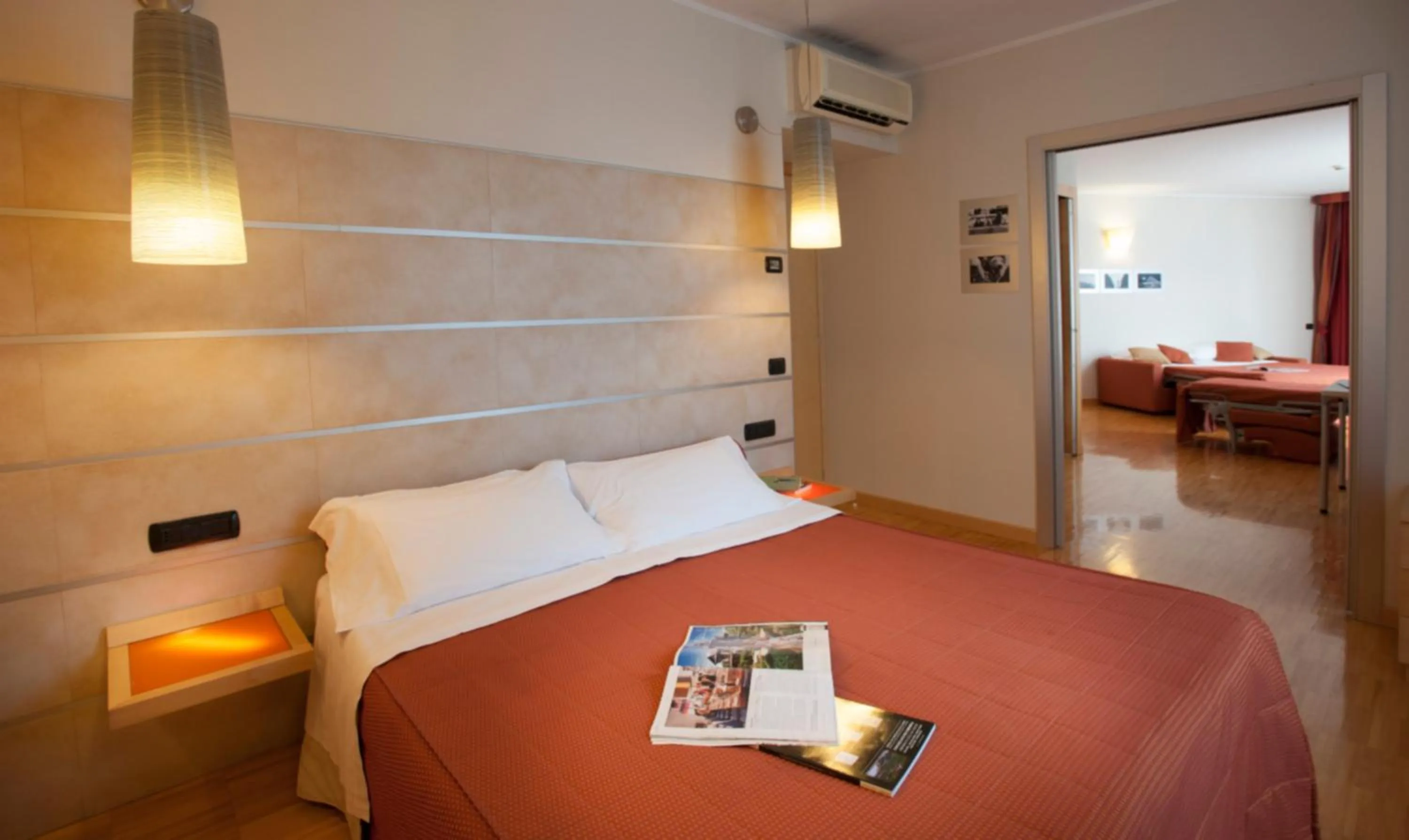 Living room, Bed in AlbaResidence Masera26