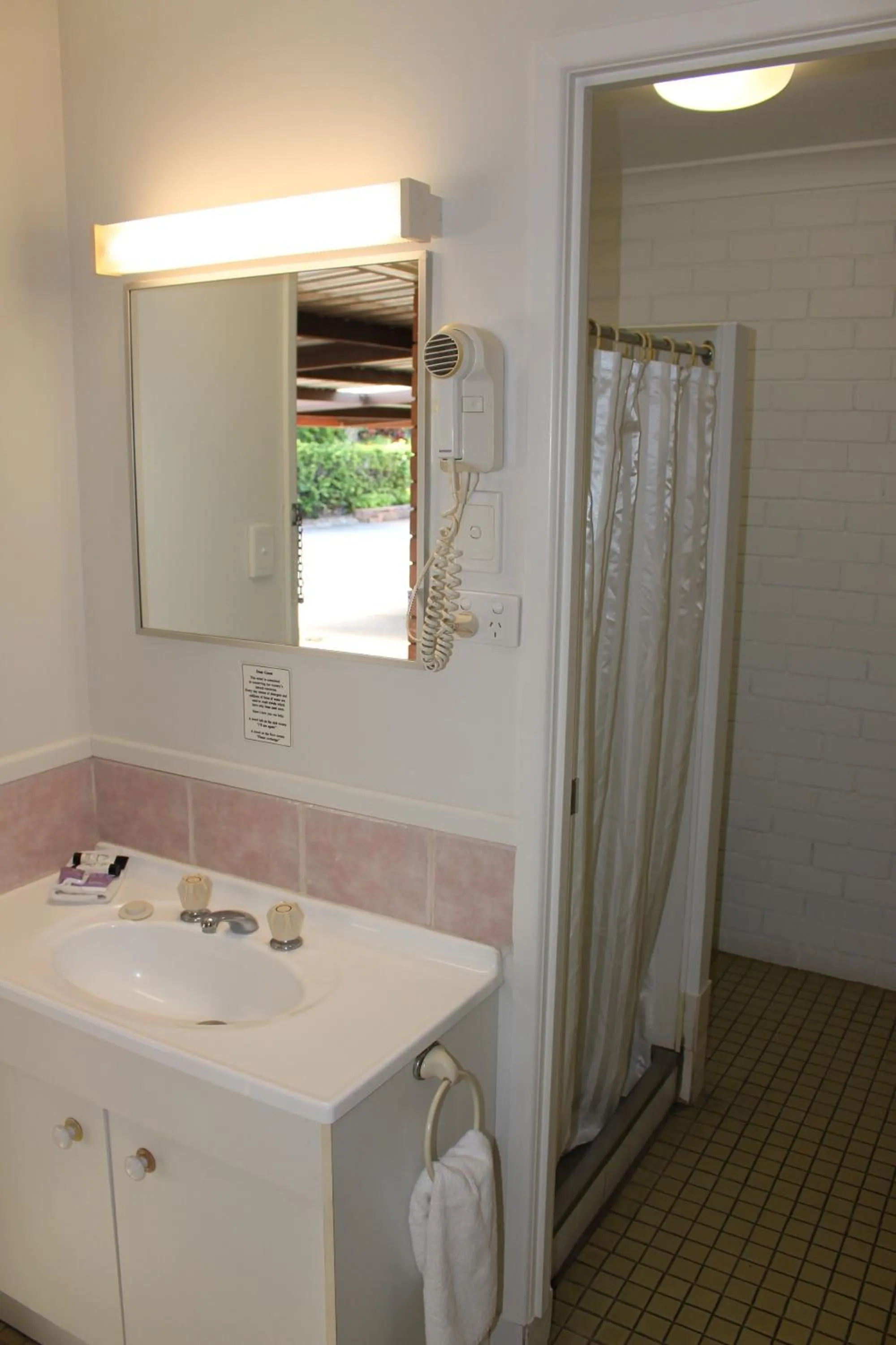 Bathroom in Motel Northview Mackay