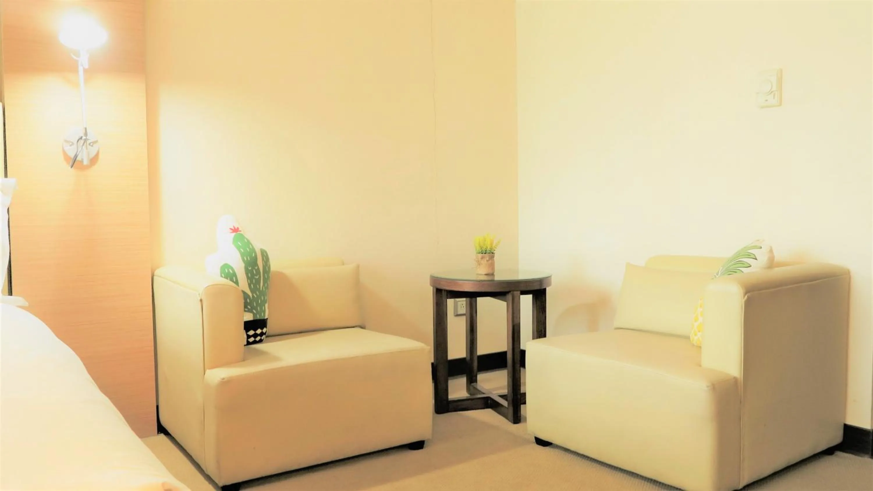 Living room in Ever Delightful Business Hotel