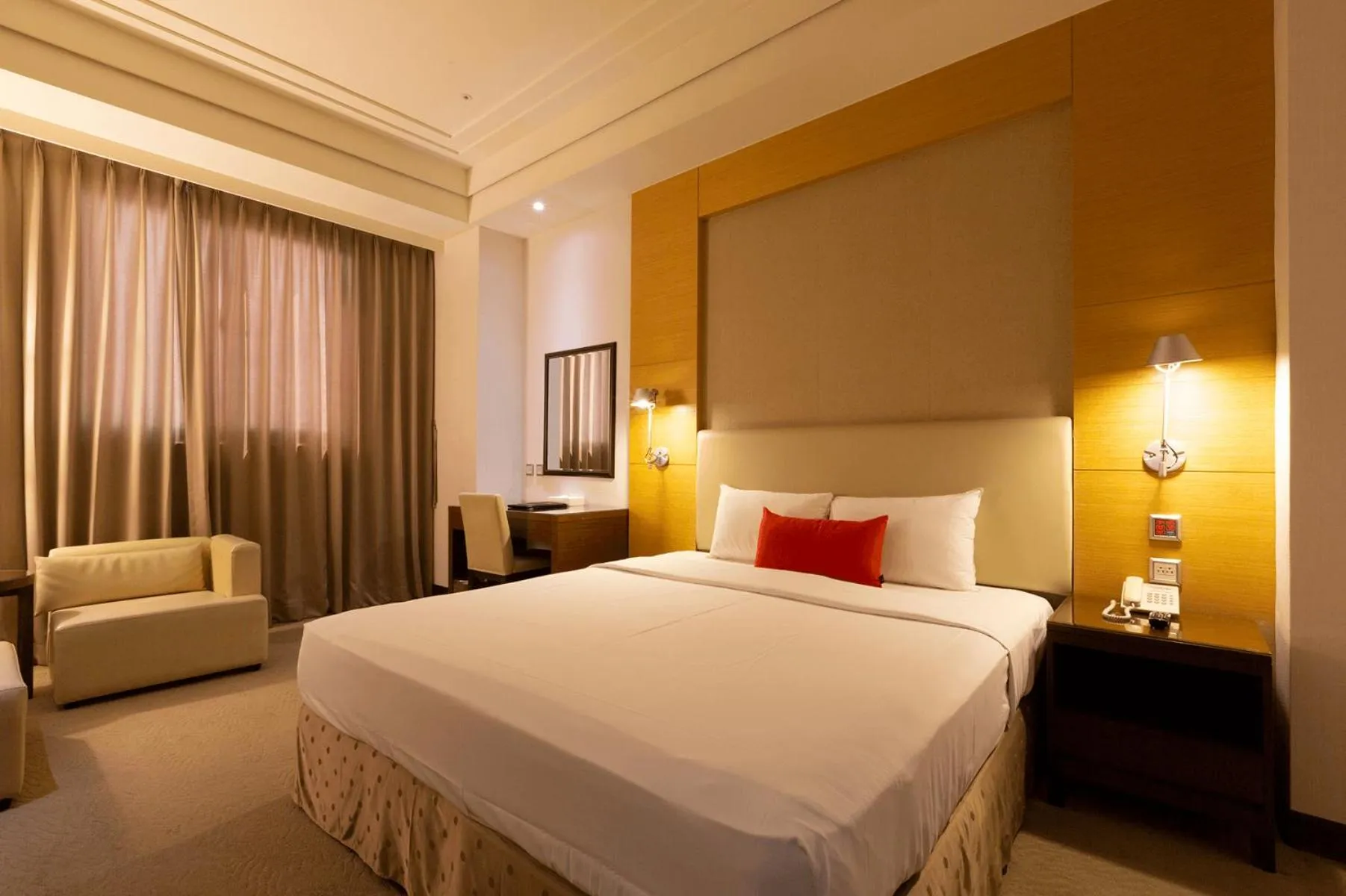 Photo of the whole room, Bed in Ever Delightful Business Hotel