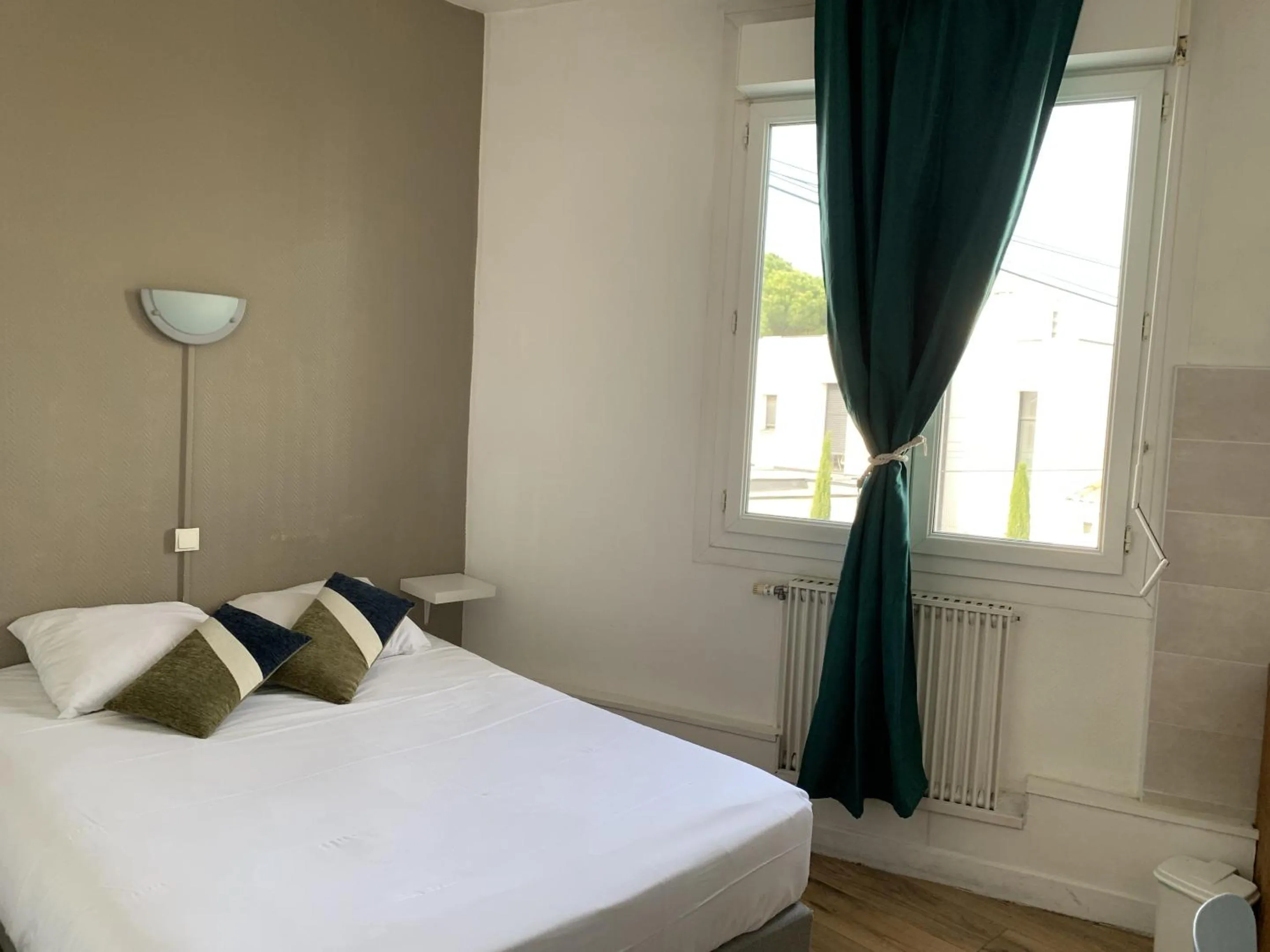 Bedroom, Bed in Hôtel Alizéa