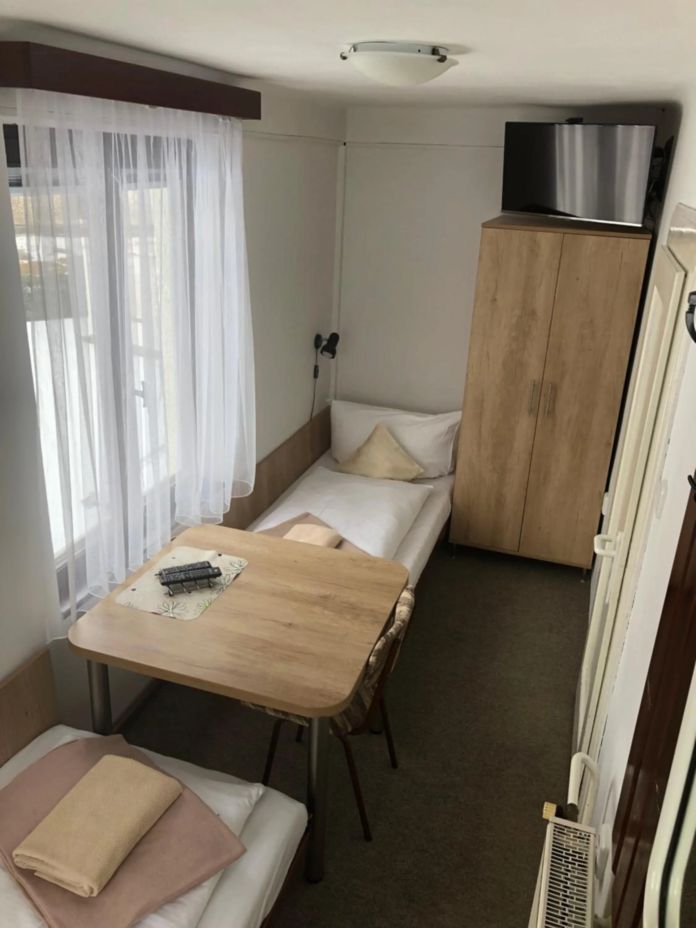 Economy Twin Room with Shared Bathroom - single occupancy in Vila Malá Marta