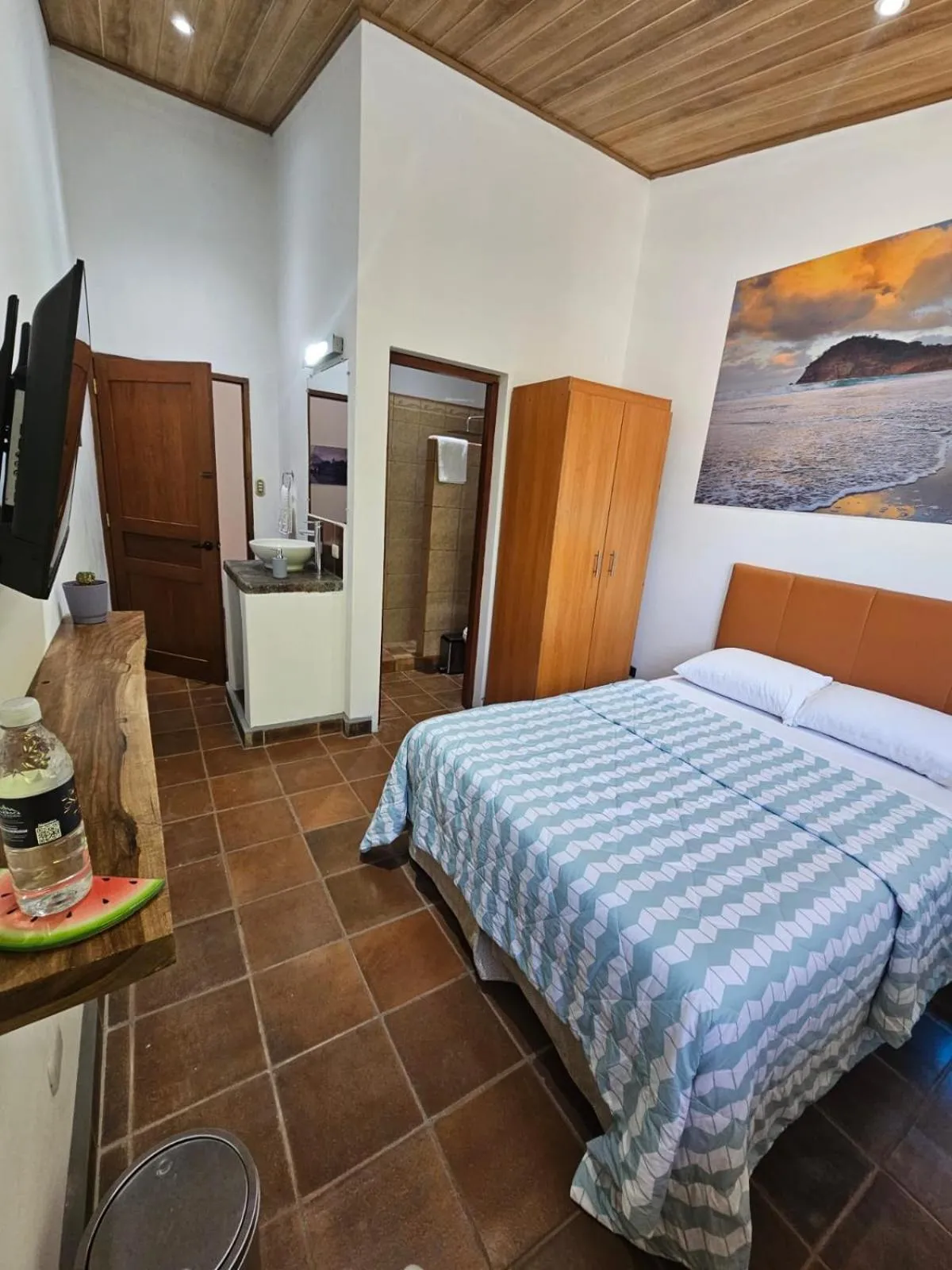 Shower, Bed in Nica Valley
