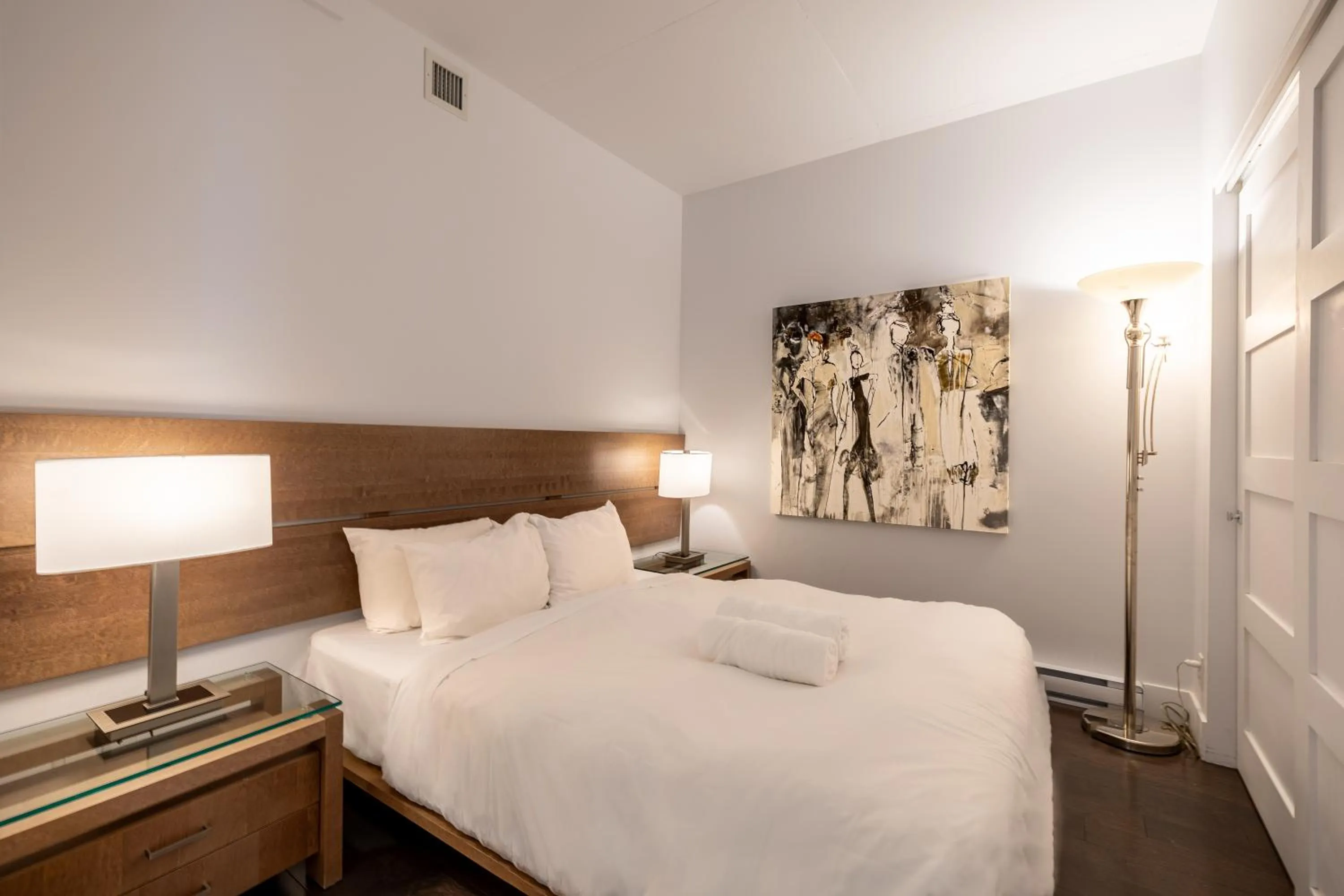 Bed in Les Immeubles Charlevoix - Le 760-504