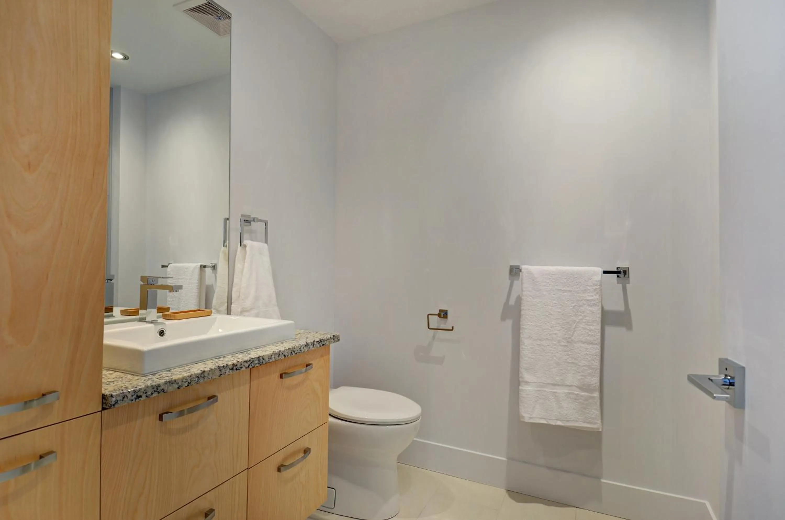 Bathroom in Les Immeubles Charlevoix - Le 760-506