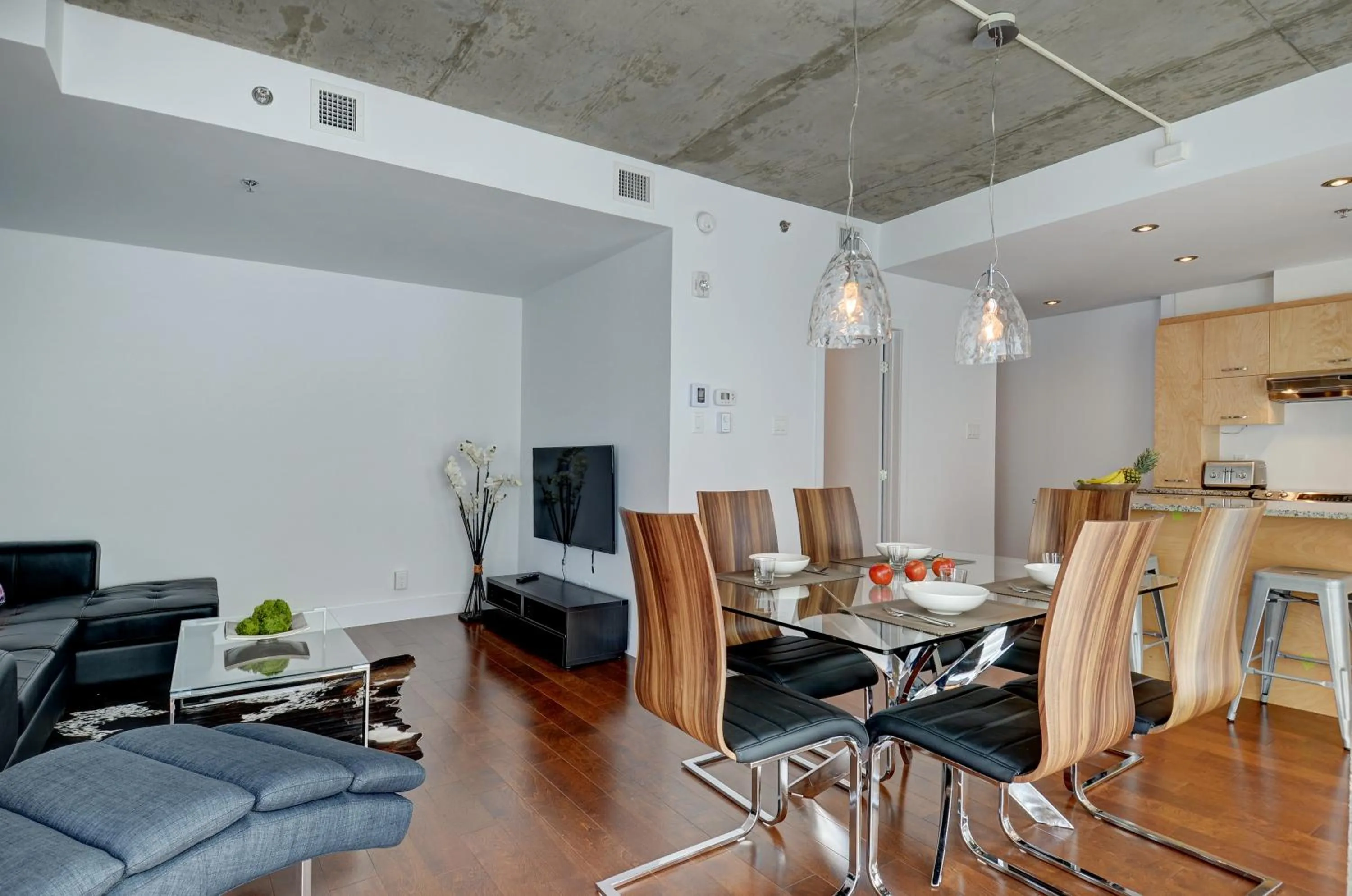 Kitchen or kitchenette in Les Immeubles Charlevoix - Le 760-506