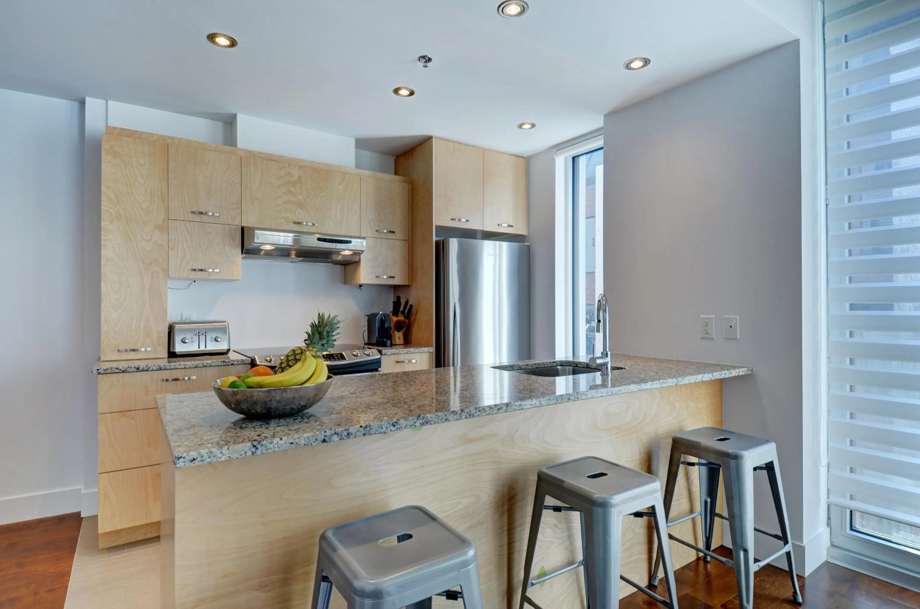 Kitchen or kitchenette in Les Immeubles Charlevoix - Le 760-506