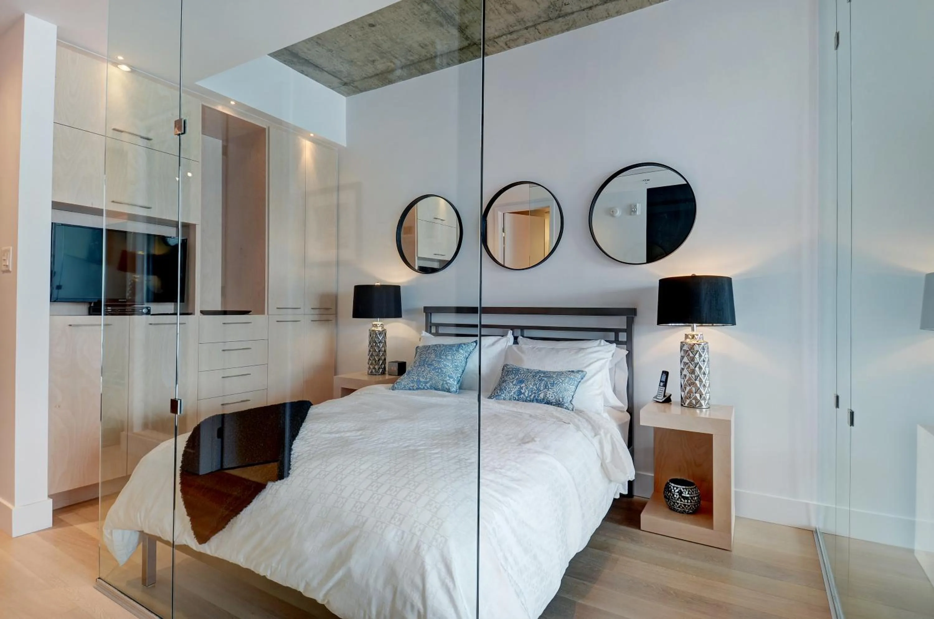 Bedroom, Bed in Les Immeubles Charlevoix - Le 760-610