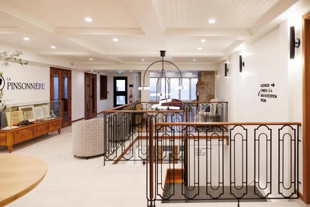Lobby or reception in La Pinsonnière