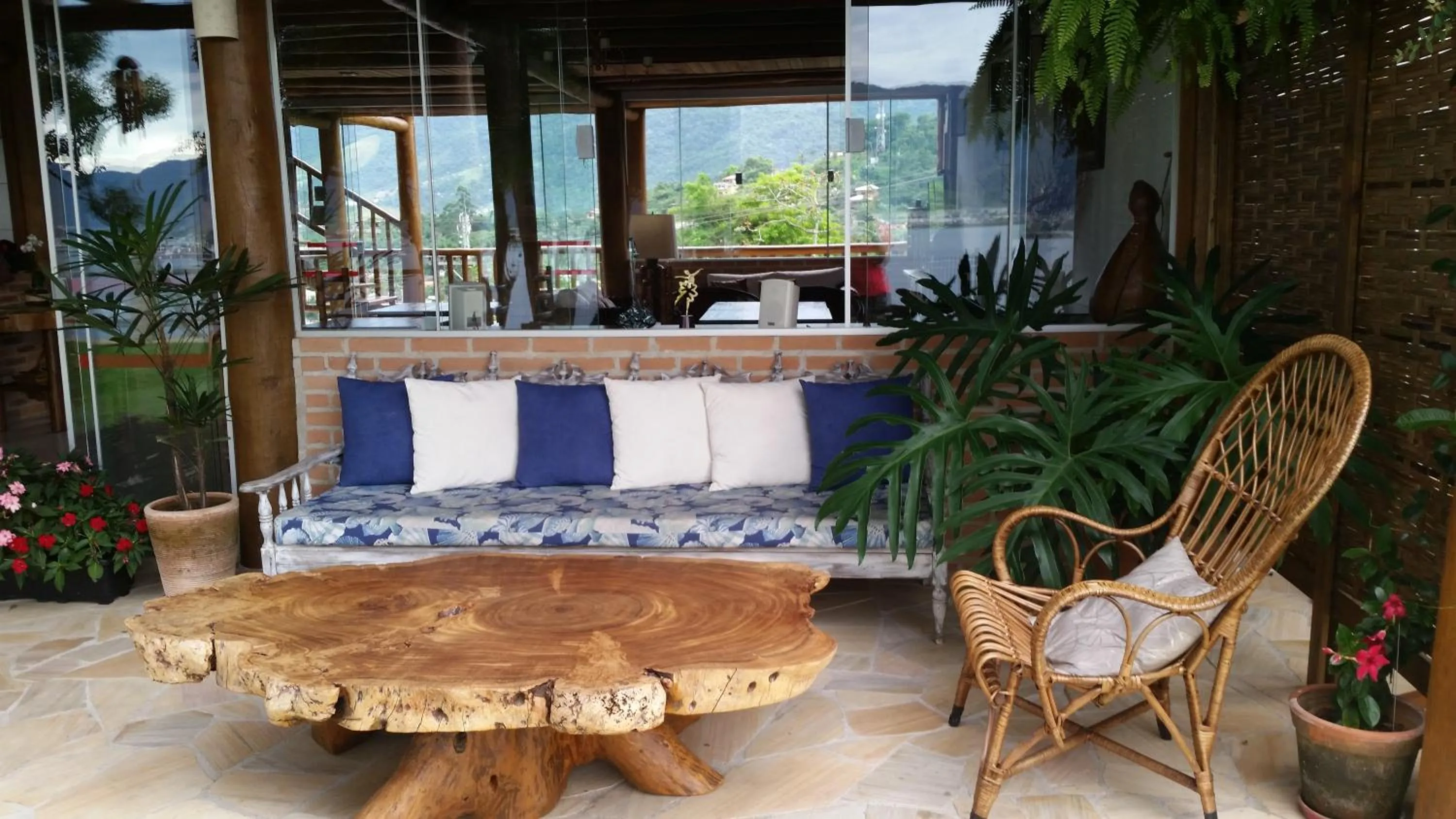 Garden in Gidu Ilhabela