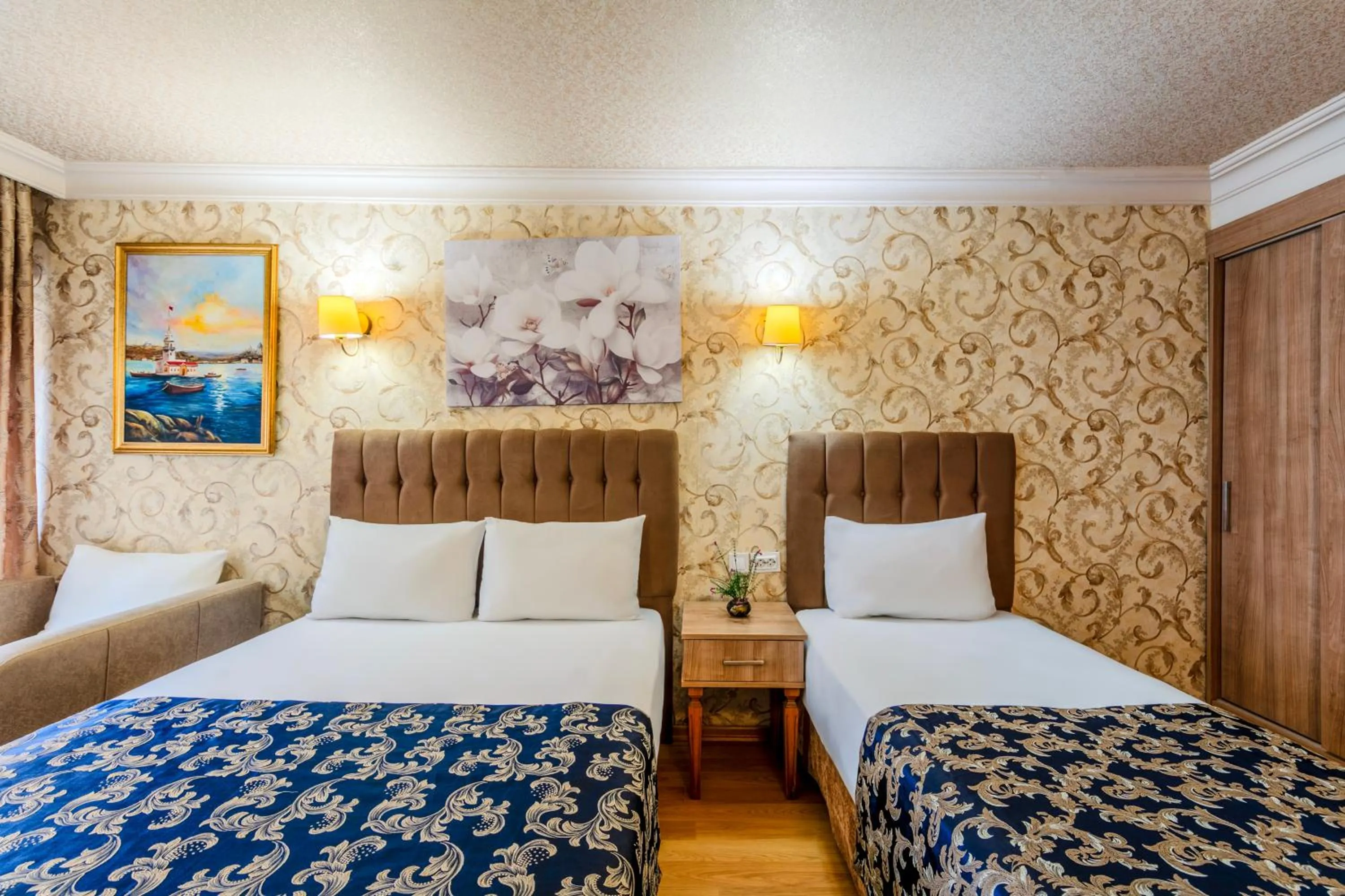 Bed in Hamit Hotel Istanbul