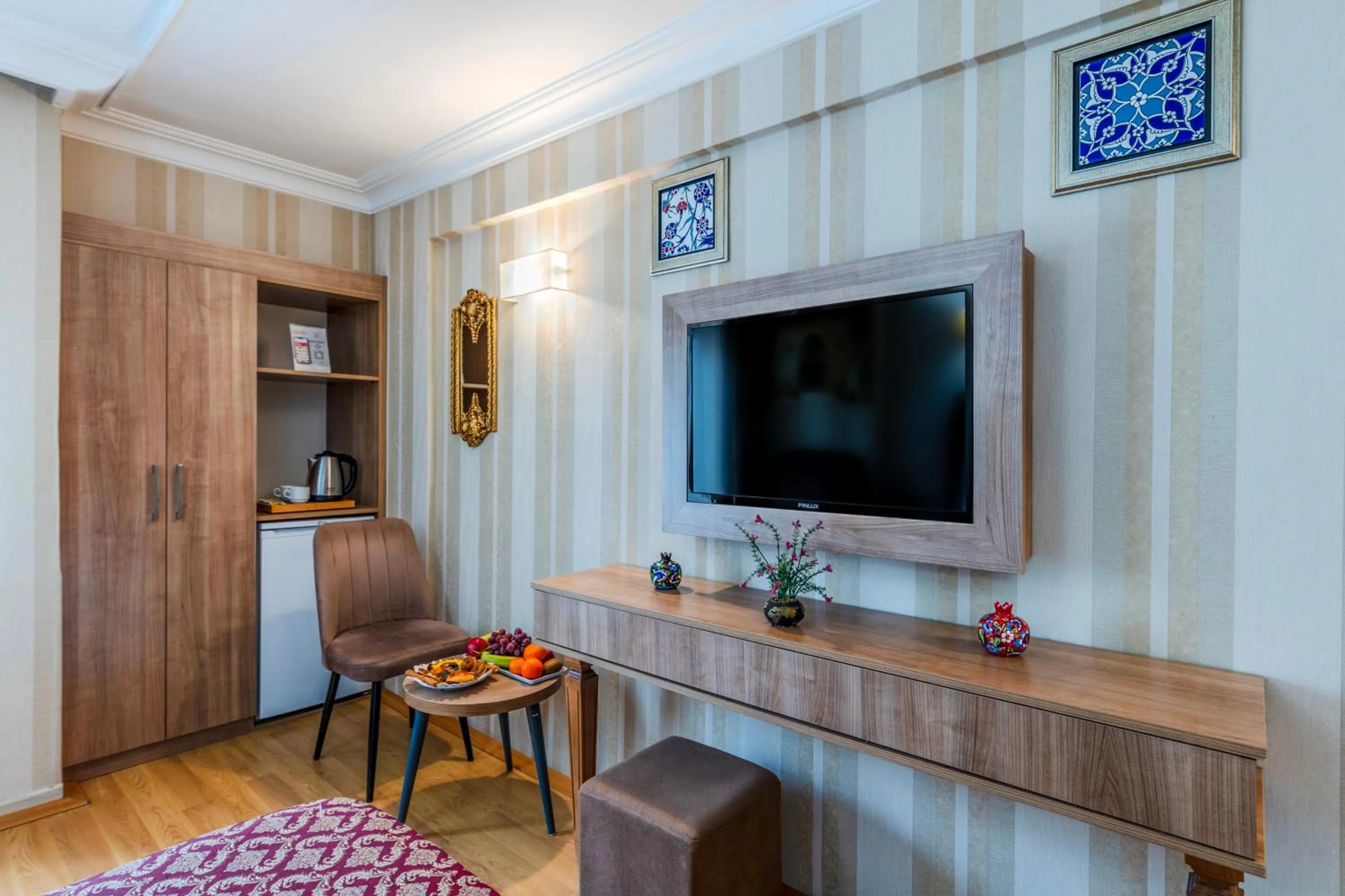 TV and multimedia in Hamit Hotel Istanbul