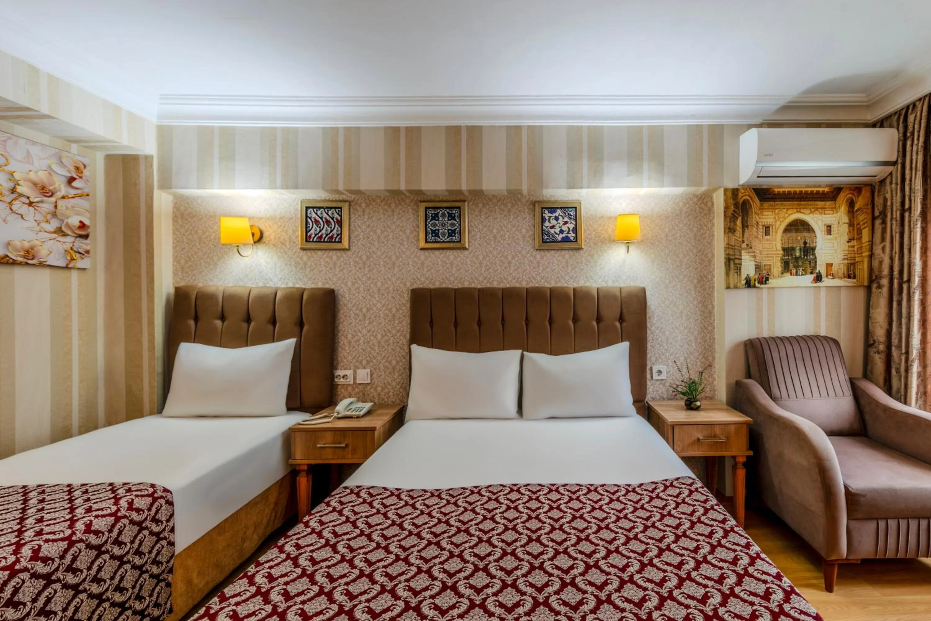 Bedroom, Bed in Hamit Hotel Istanbul