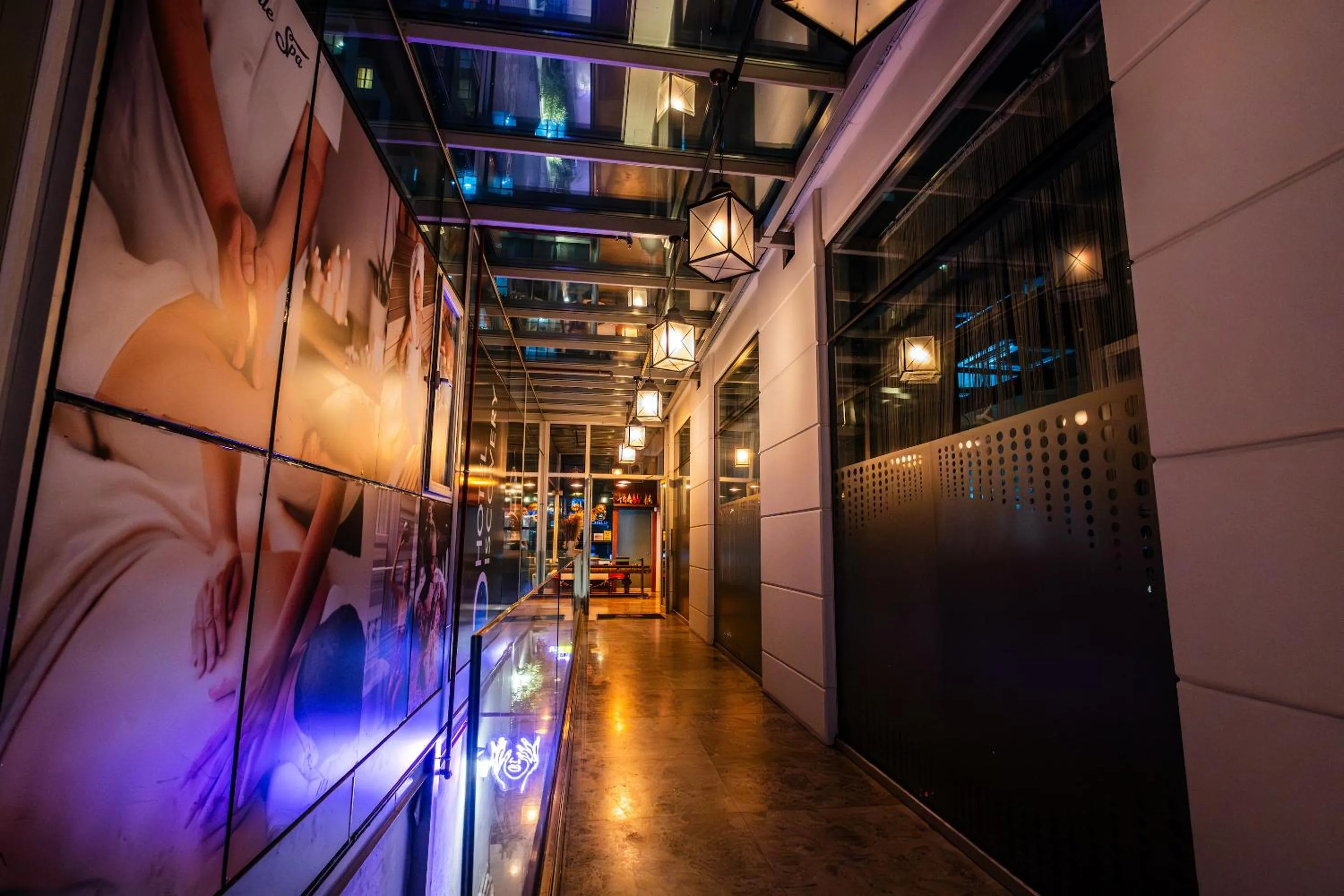 Lobby or reception in Discovery Hotel