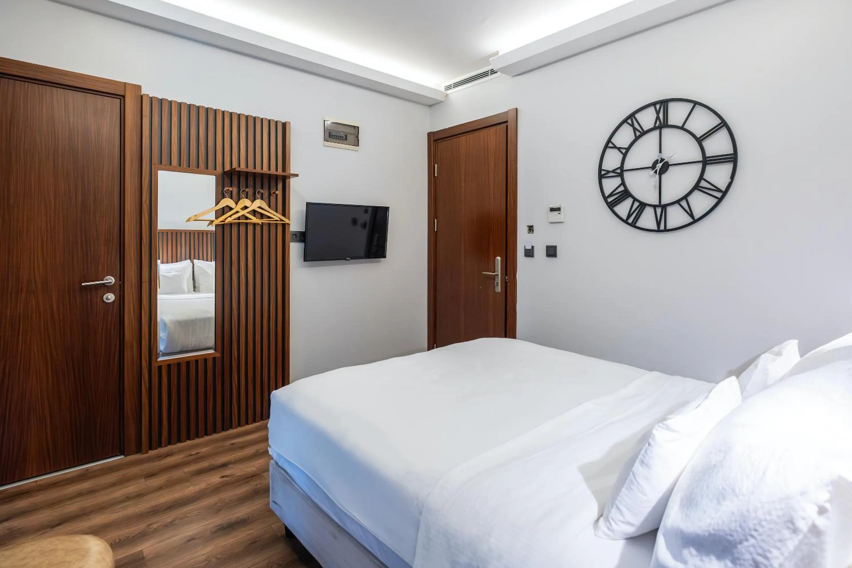 Bed in Discovery Hotel