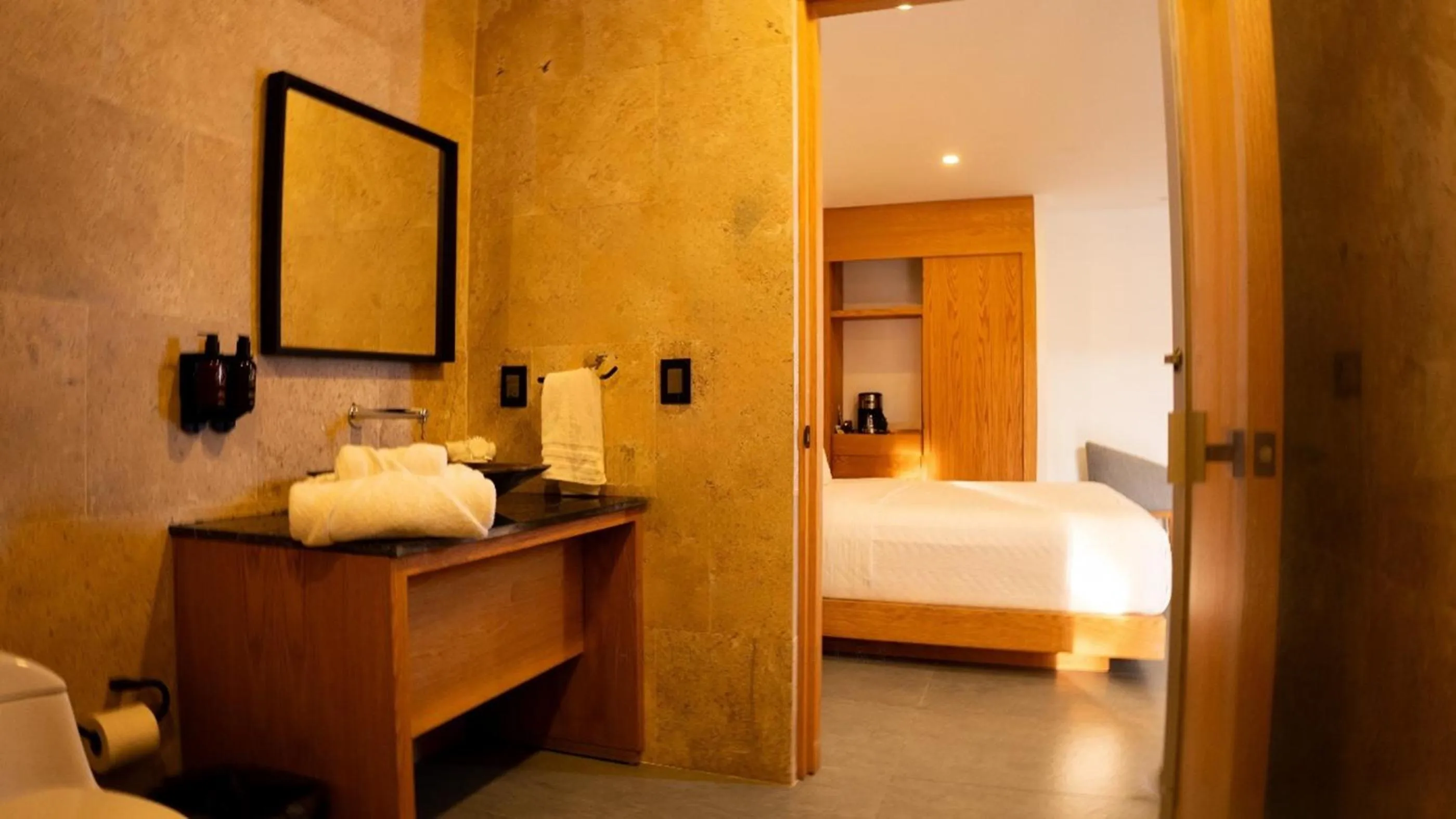 Bathroom, Bed in Casa Begonias Hotel mas Villas