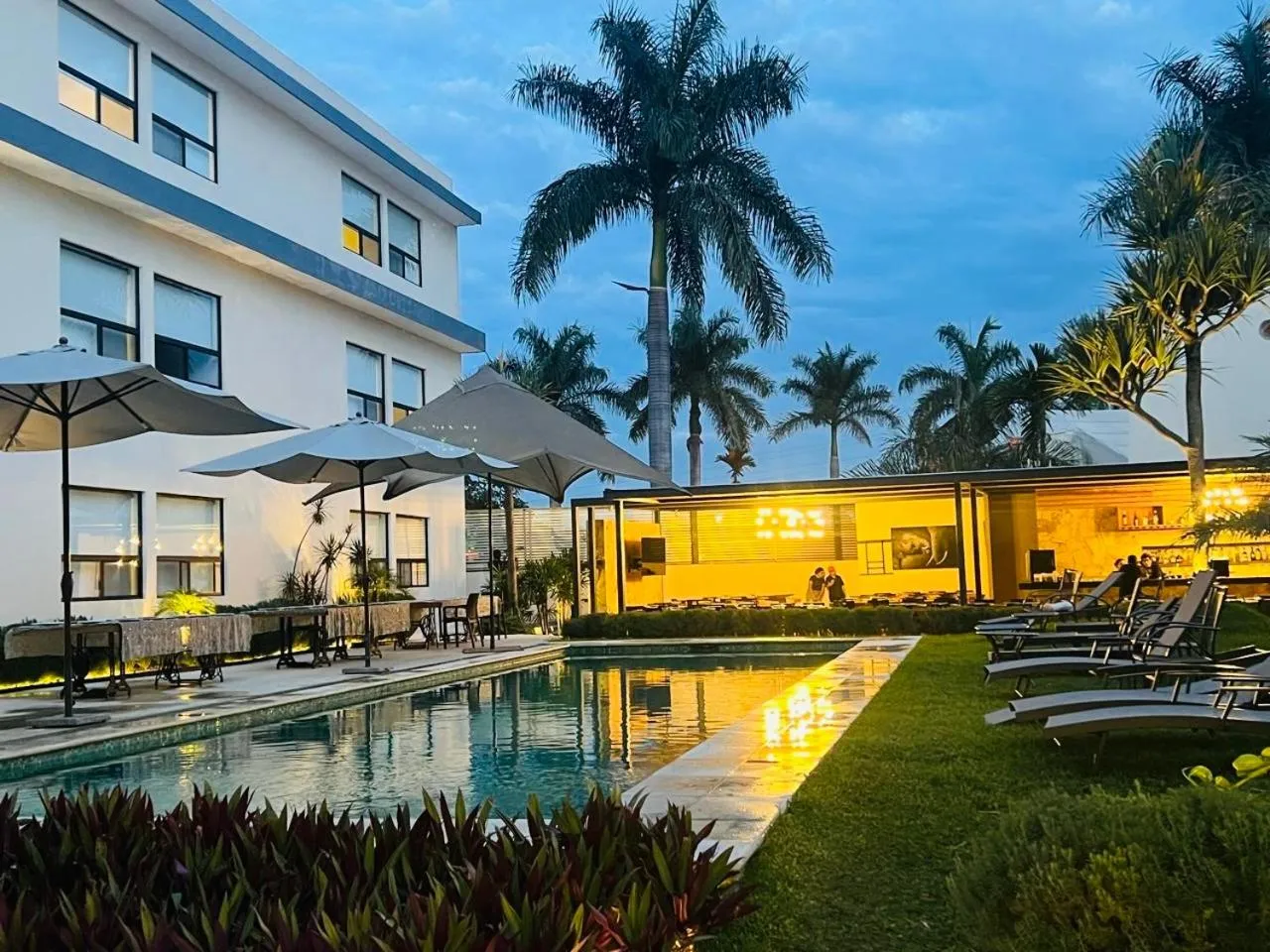 Swimming pool in Casa Begonias Hotel mas Villas