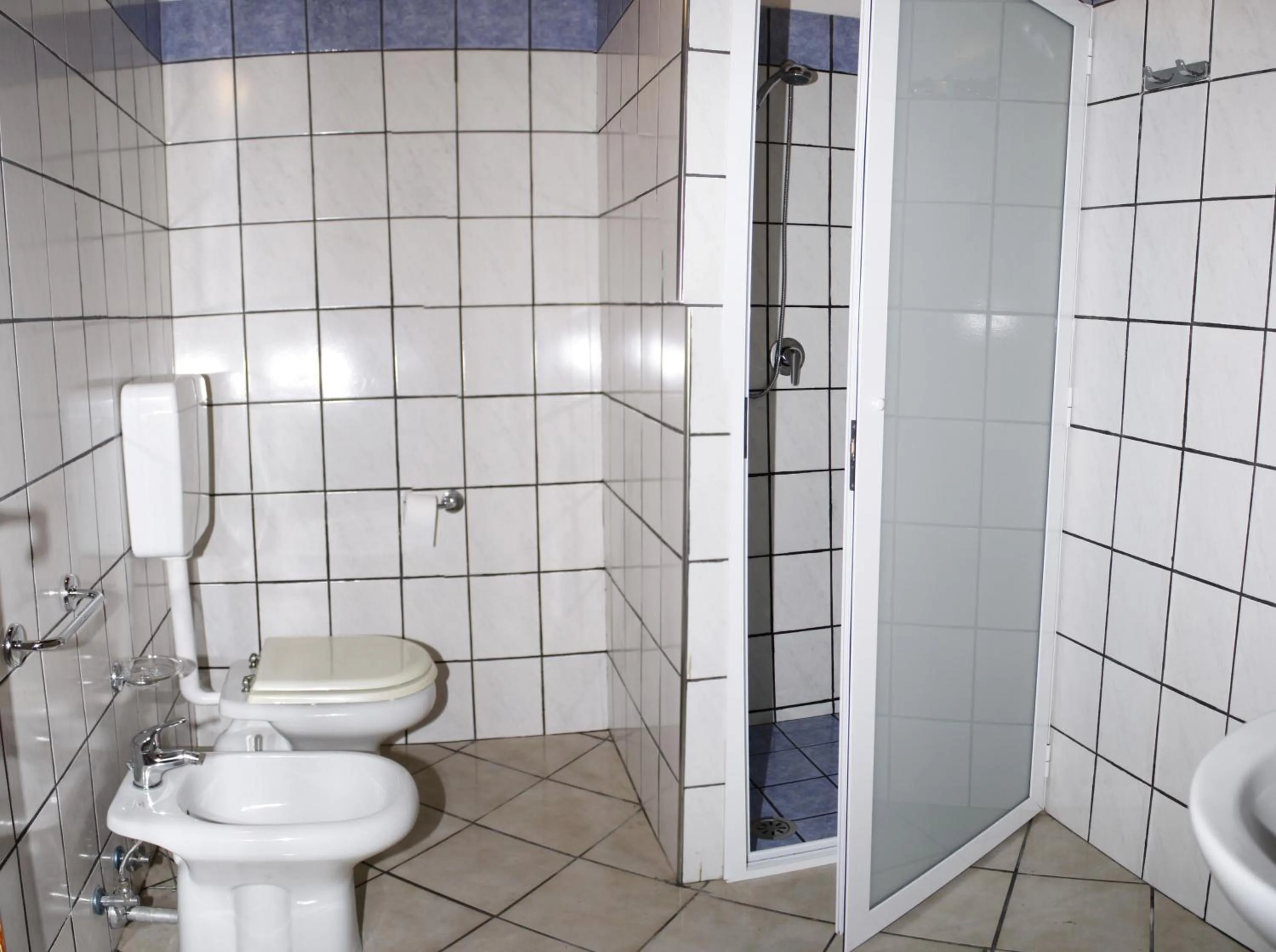 Shower in Hotel Punto Azzurro