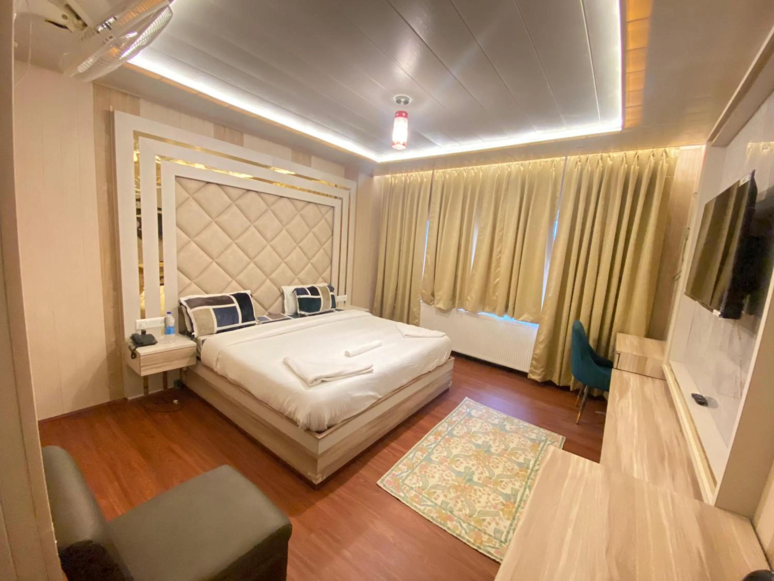 Hotel Abshar