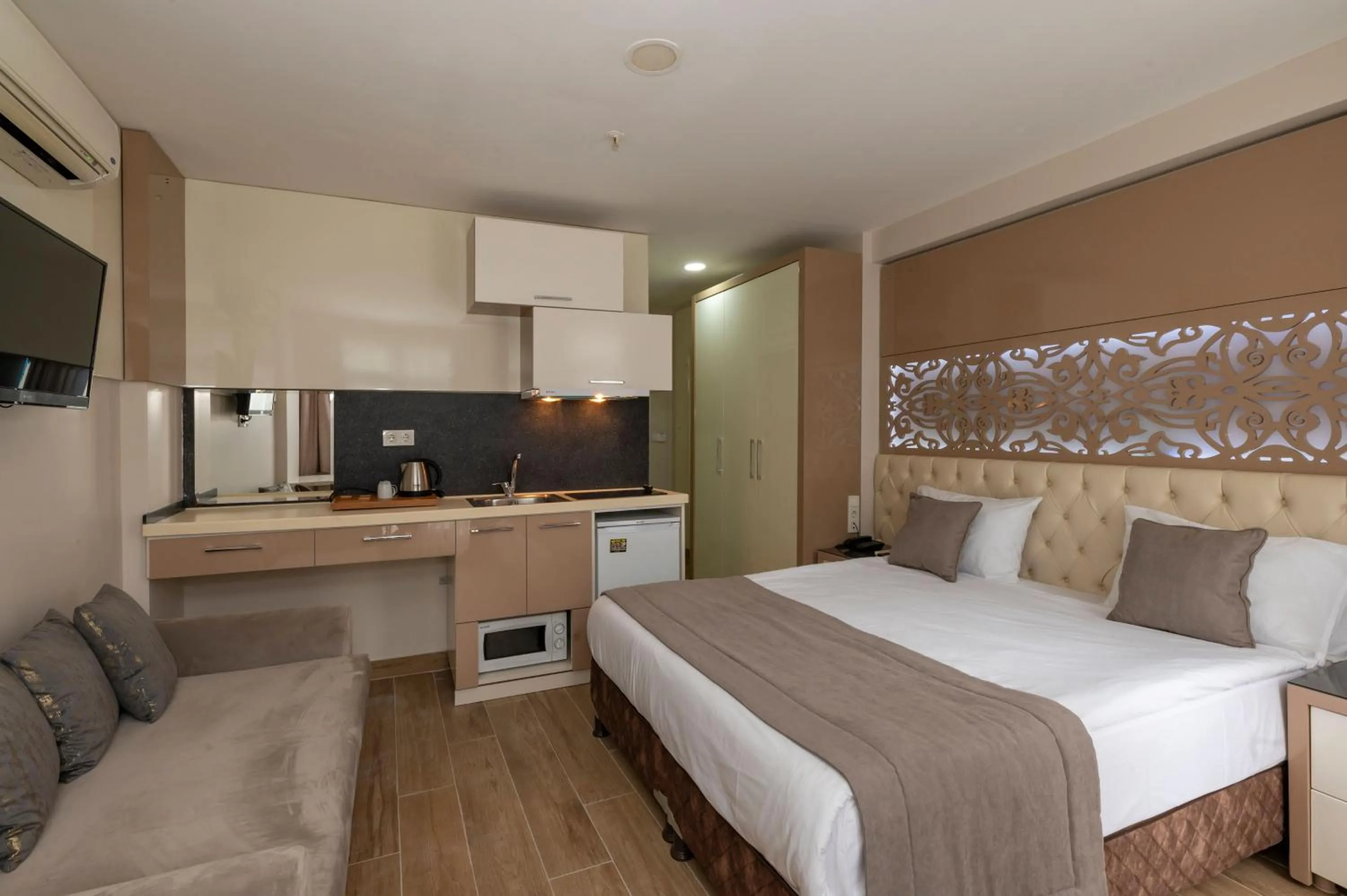 Massage, Bed in Taksim Peri Suite