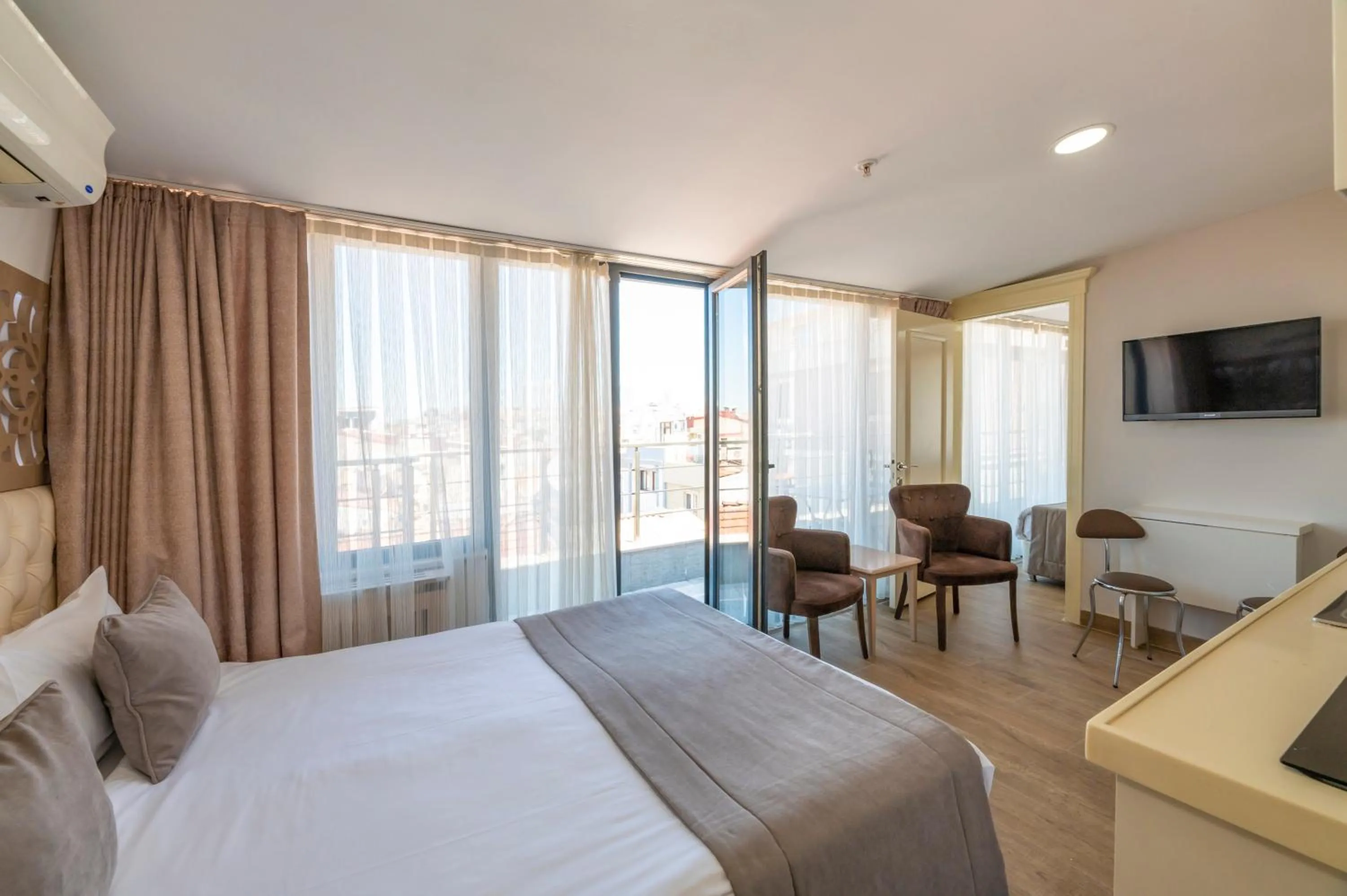 Bed in Taksim Peri Suite