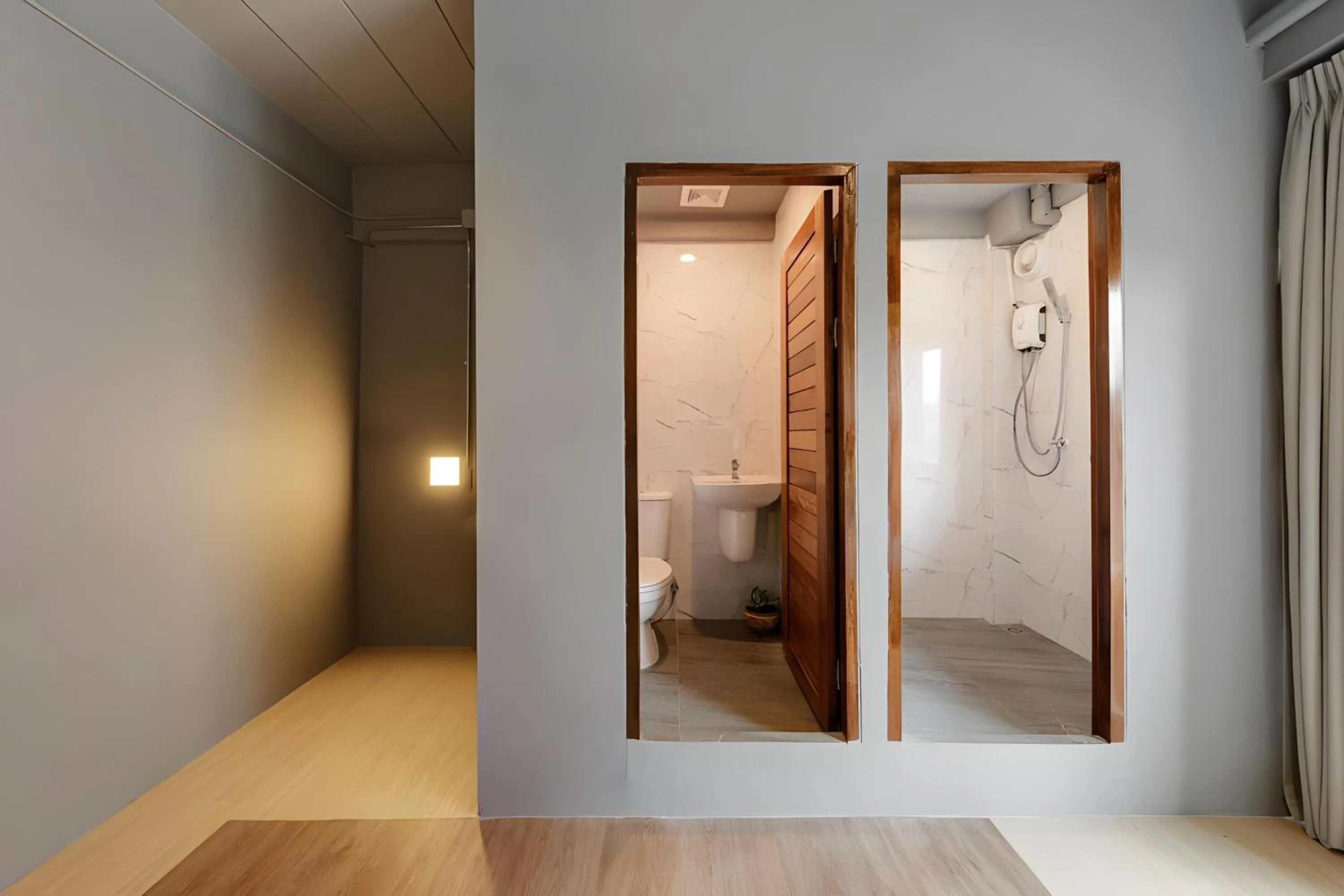 Shower in Mandalar Arch 39 Hotel