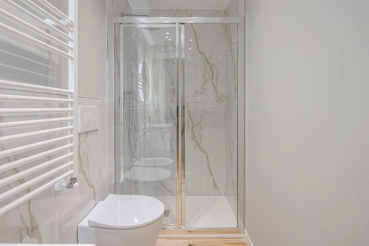 NEW! Duomo-San Siro - Super Cute Modern Apt, 15mins to Duomo!