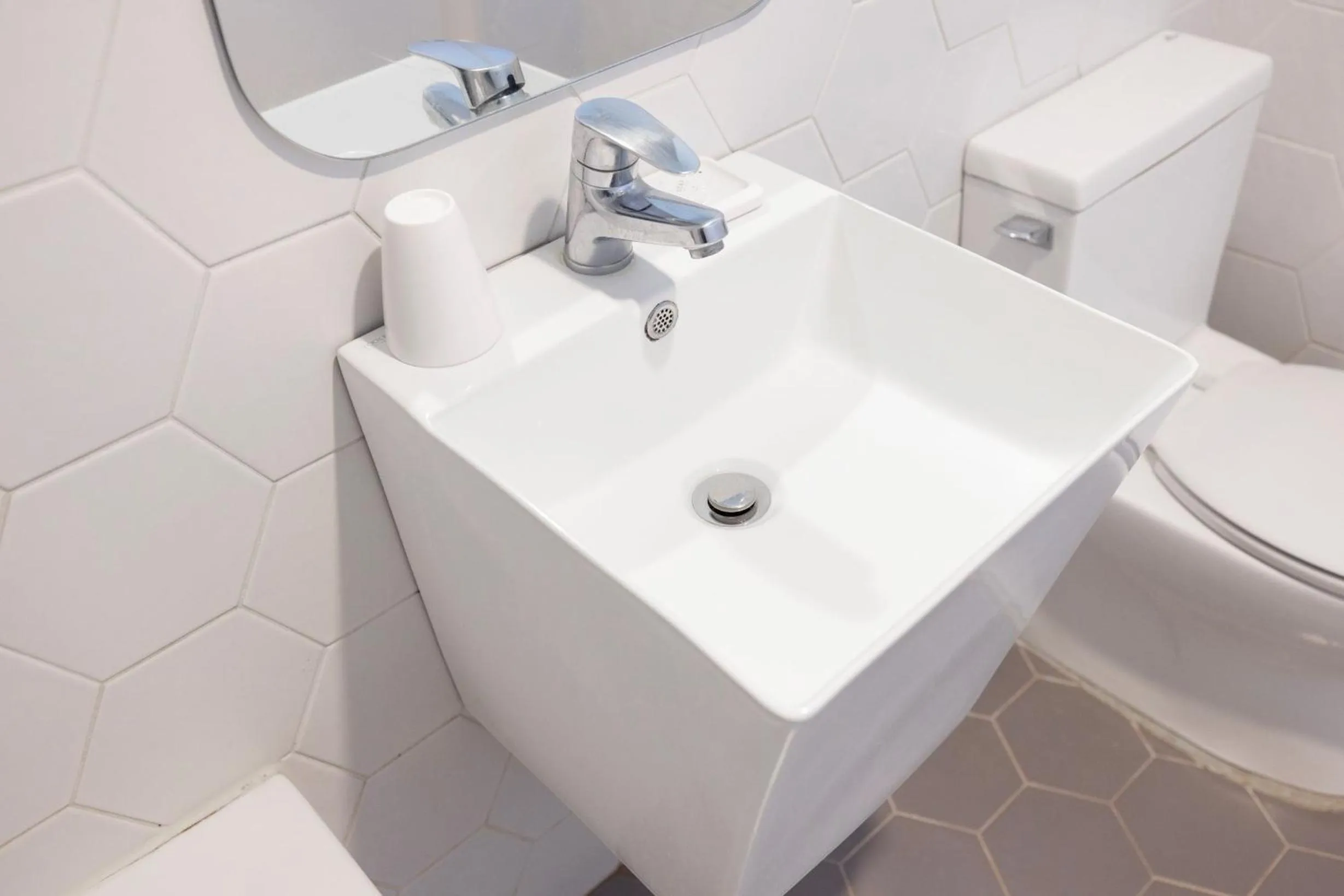 Toilet in Aank Air Icheon Seolbong Lake