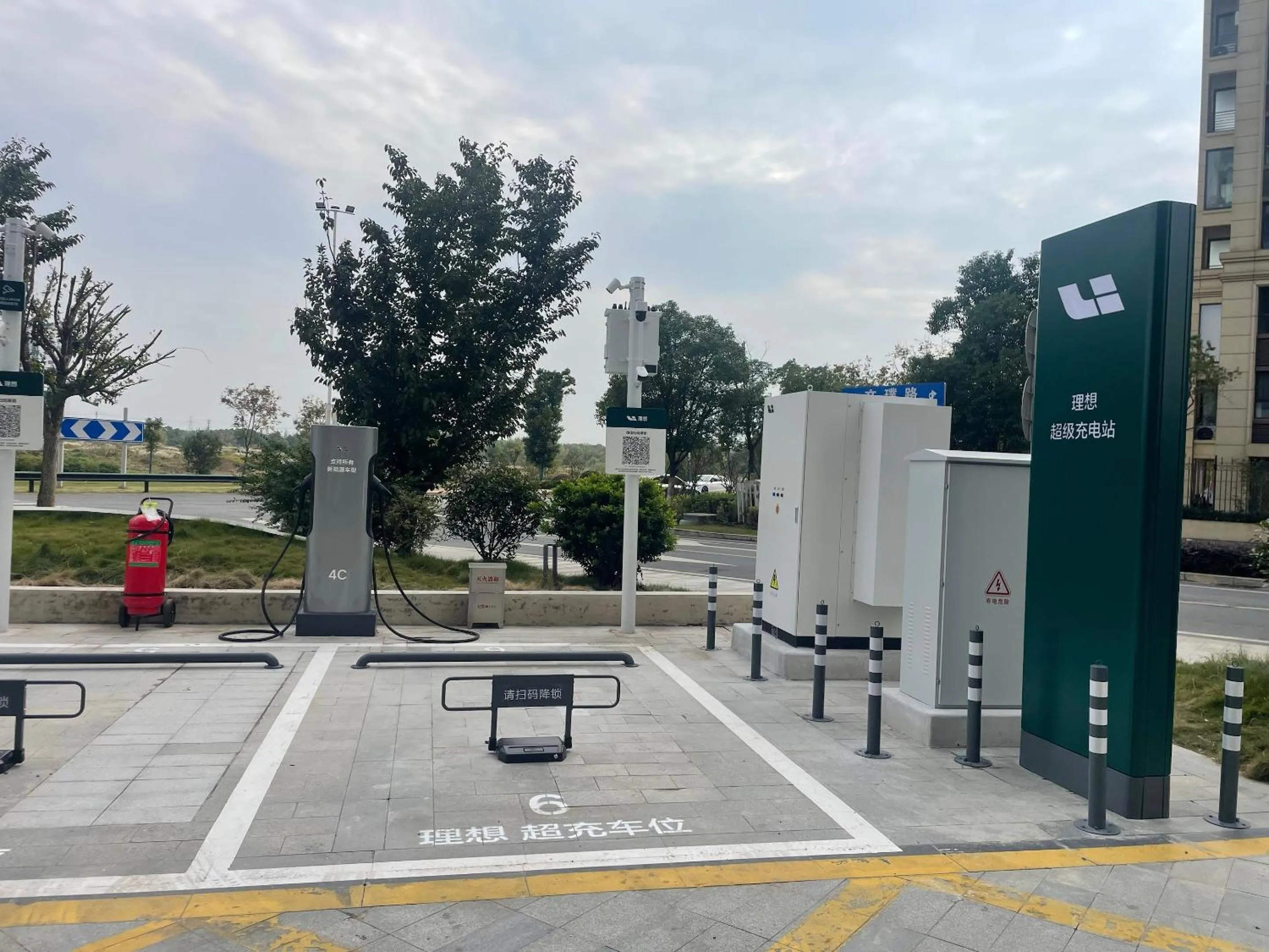 Parking in Holiday Inn Express Changzhou Henglin by IHG