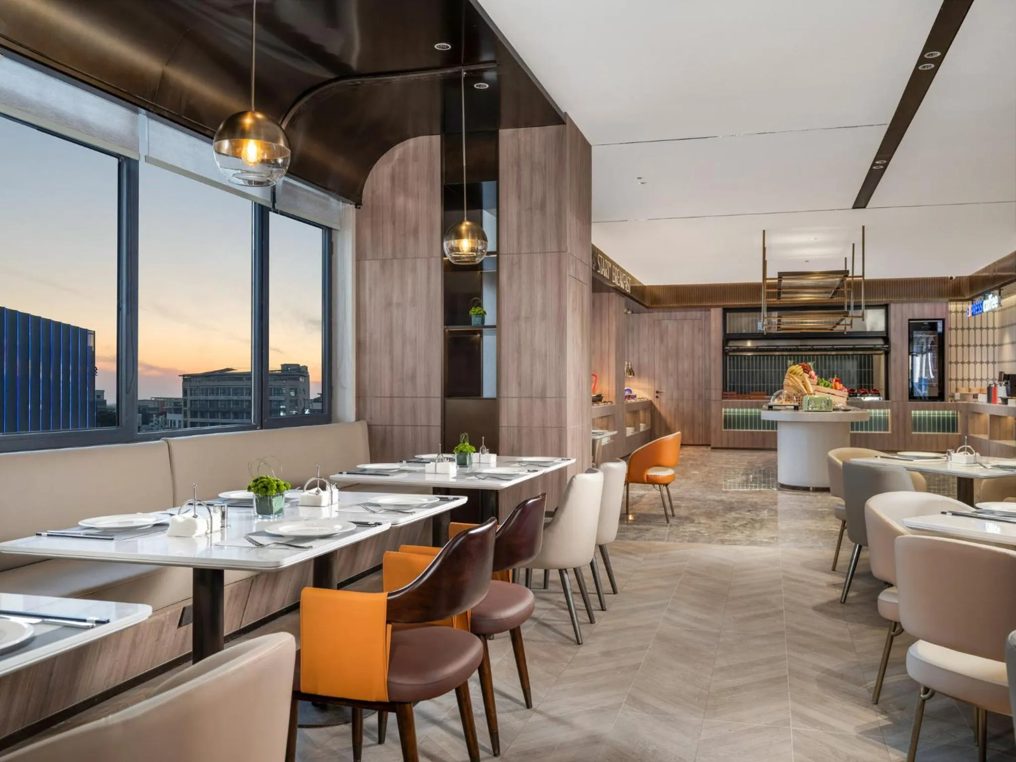 Restaurant/places to eat in Holiday Inn Express Changzhou Henglin by IHG