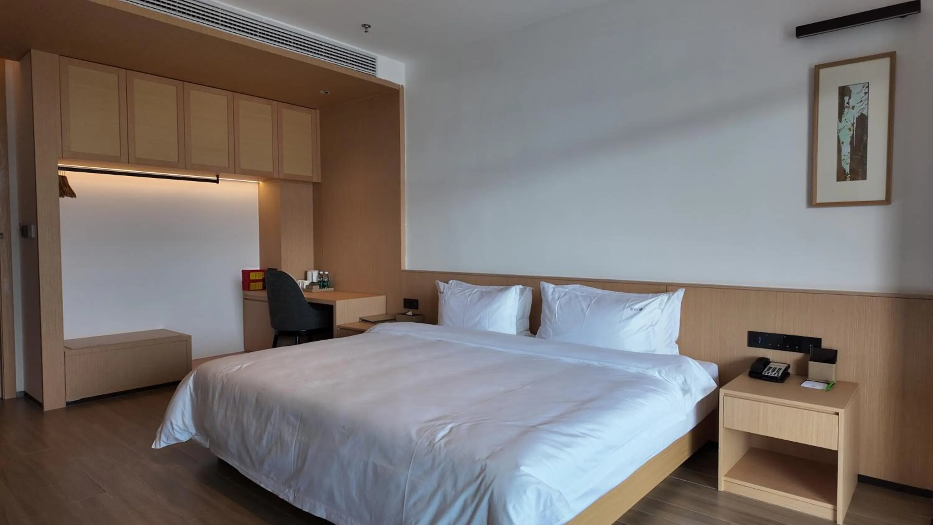 Bed in Holiday Inn Ganzhou Orchid Town by IHG